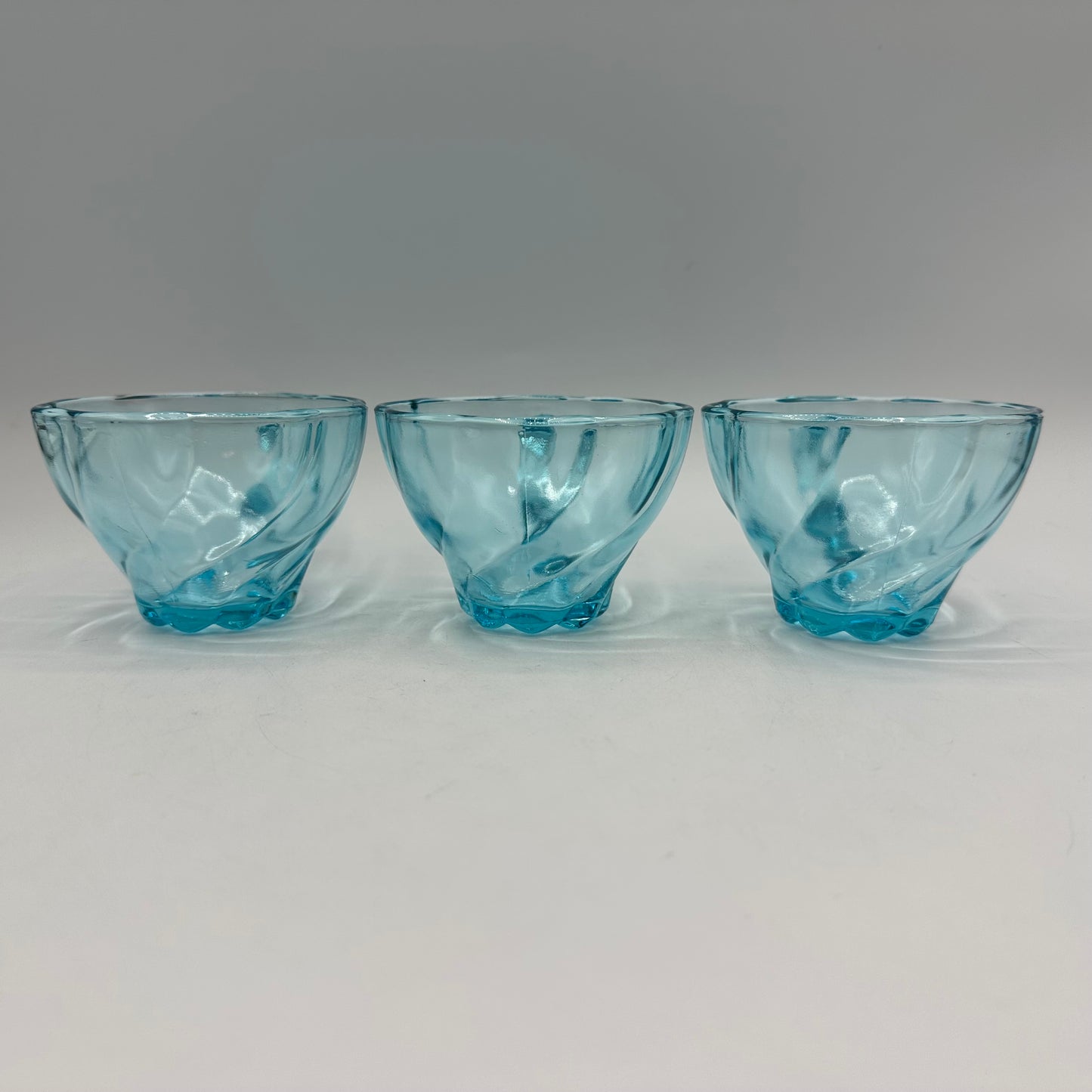 Hazel Atlas Capri Seashell Cups, Set of 3