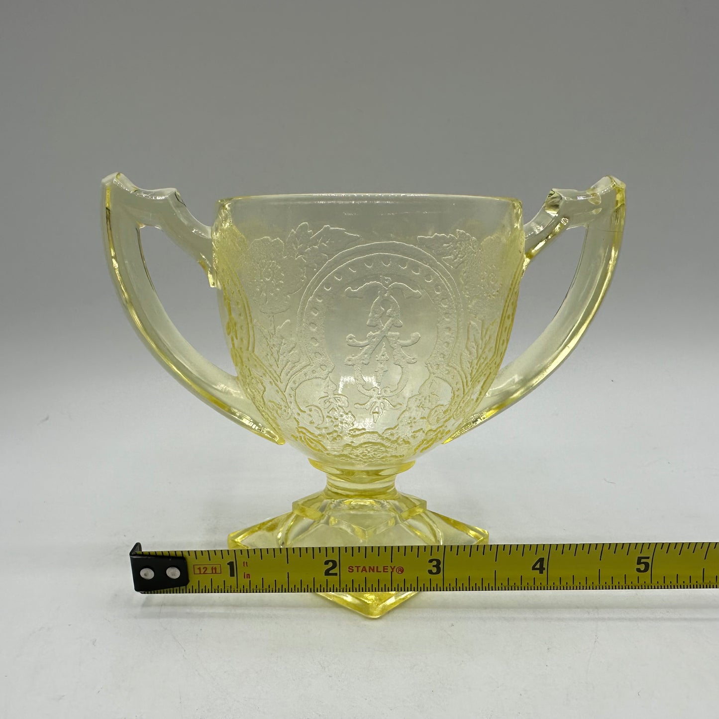 Indiana Glass Yellow Footed Sugar Bowl, Horseshoe Pattern