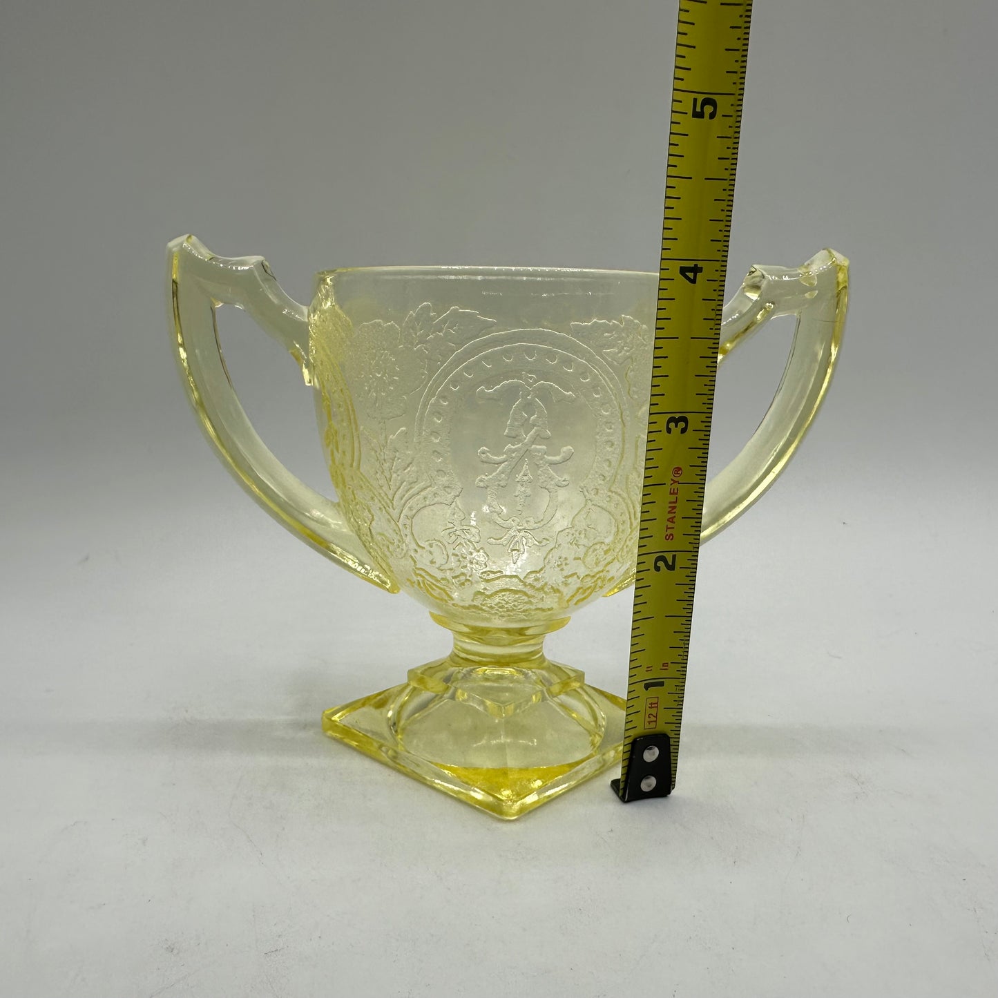 Indiana Glass Yellow Footed Sugar Bowl, Horseshoe Pattern