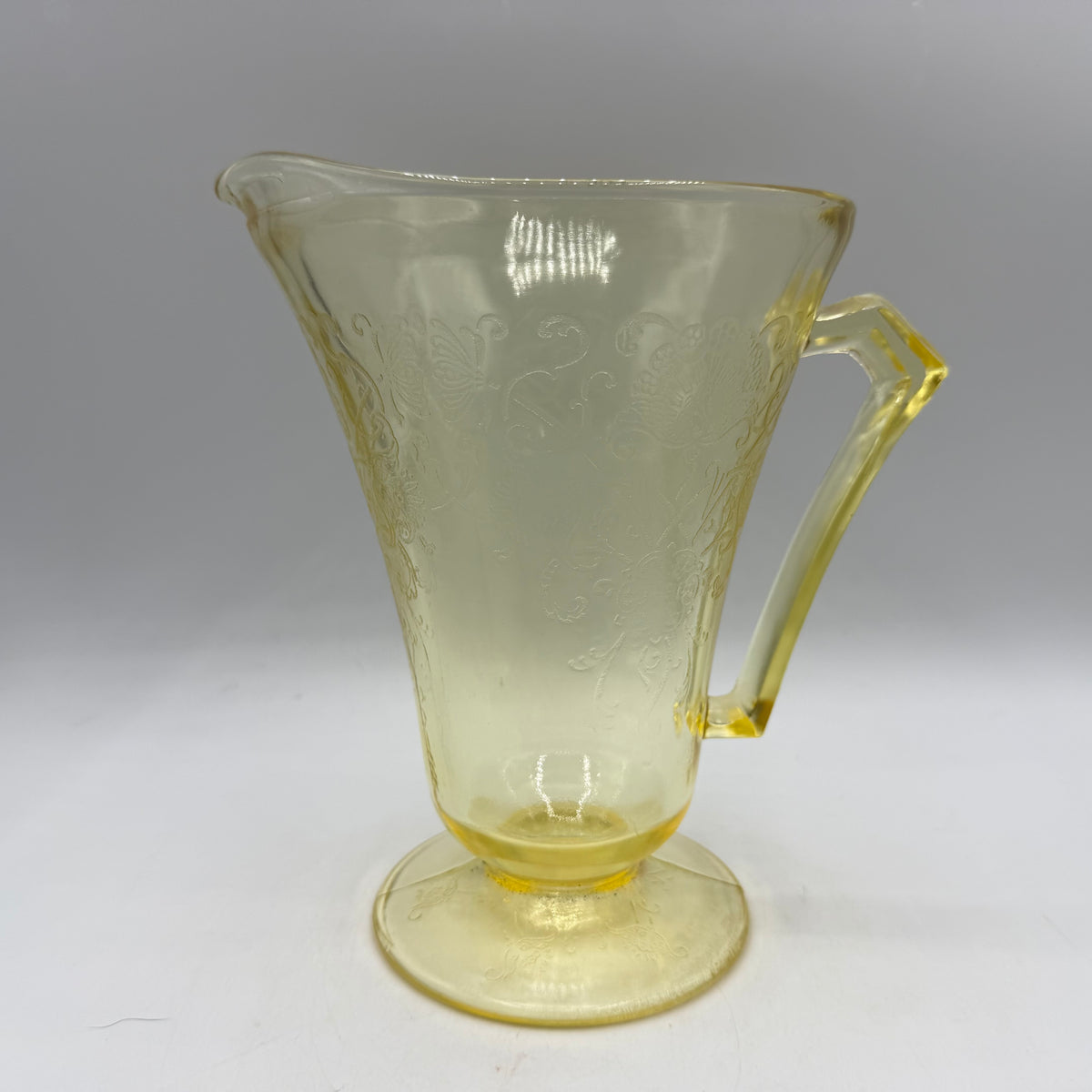 Hazel Atlas Florentine 2 (Poppy) Pitcher, Yellow (28oz)