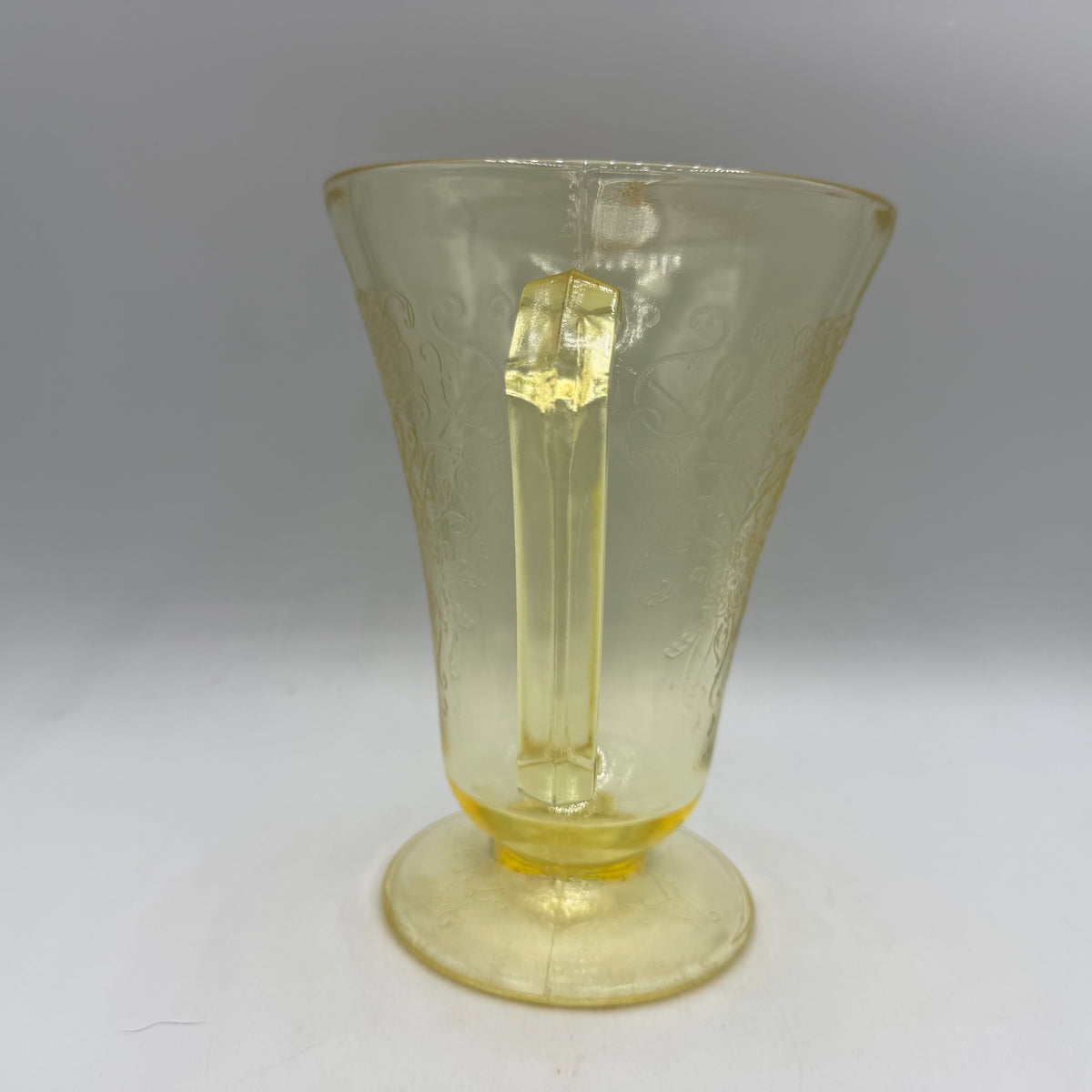 Hazel Atlas Florentine 2 (Poppy) Pitcher, Yellow (28oz)