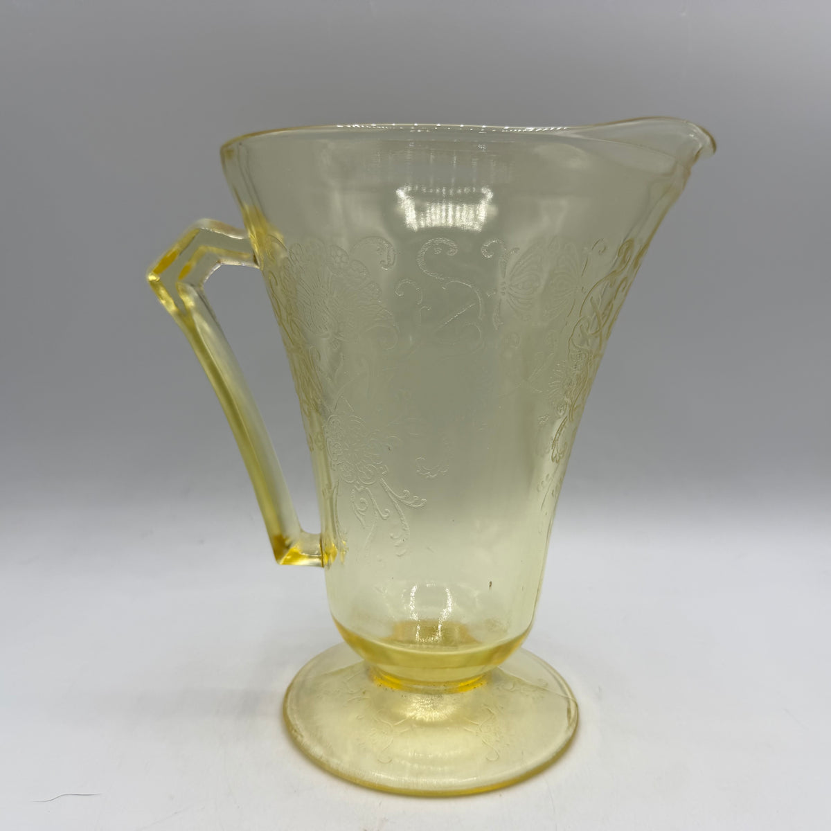 Hazel Atlas Florentine 2 (Poppy) Pitcher, Yellow (28oz)