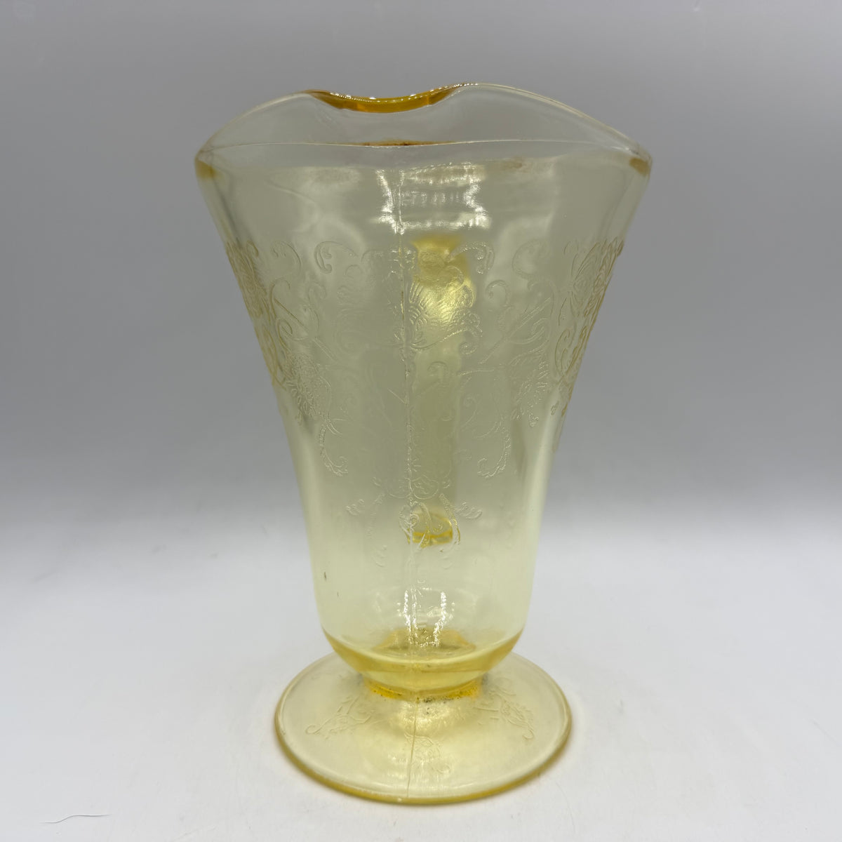 Hazel Atlas Florentine 2 (Poppy) Pitcher, Yellow (28oz)