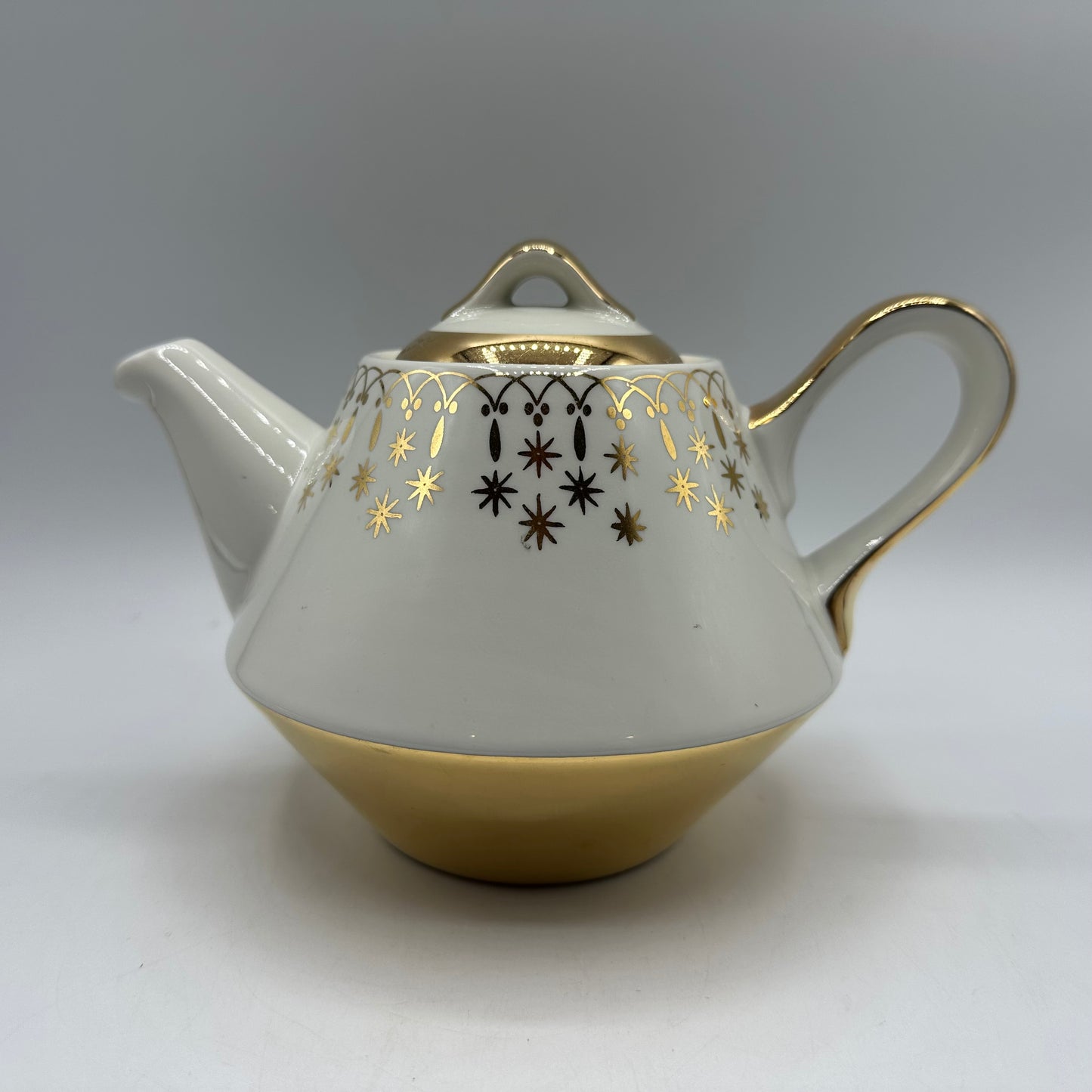 Hall China Flare-Ware Teapot, Gold Lace Pattern