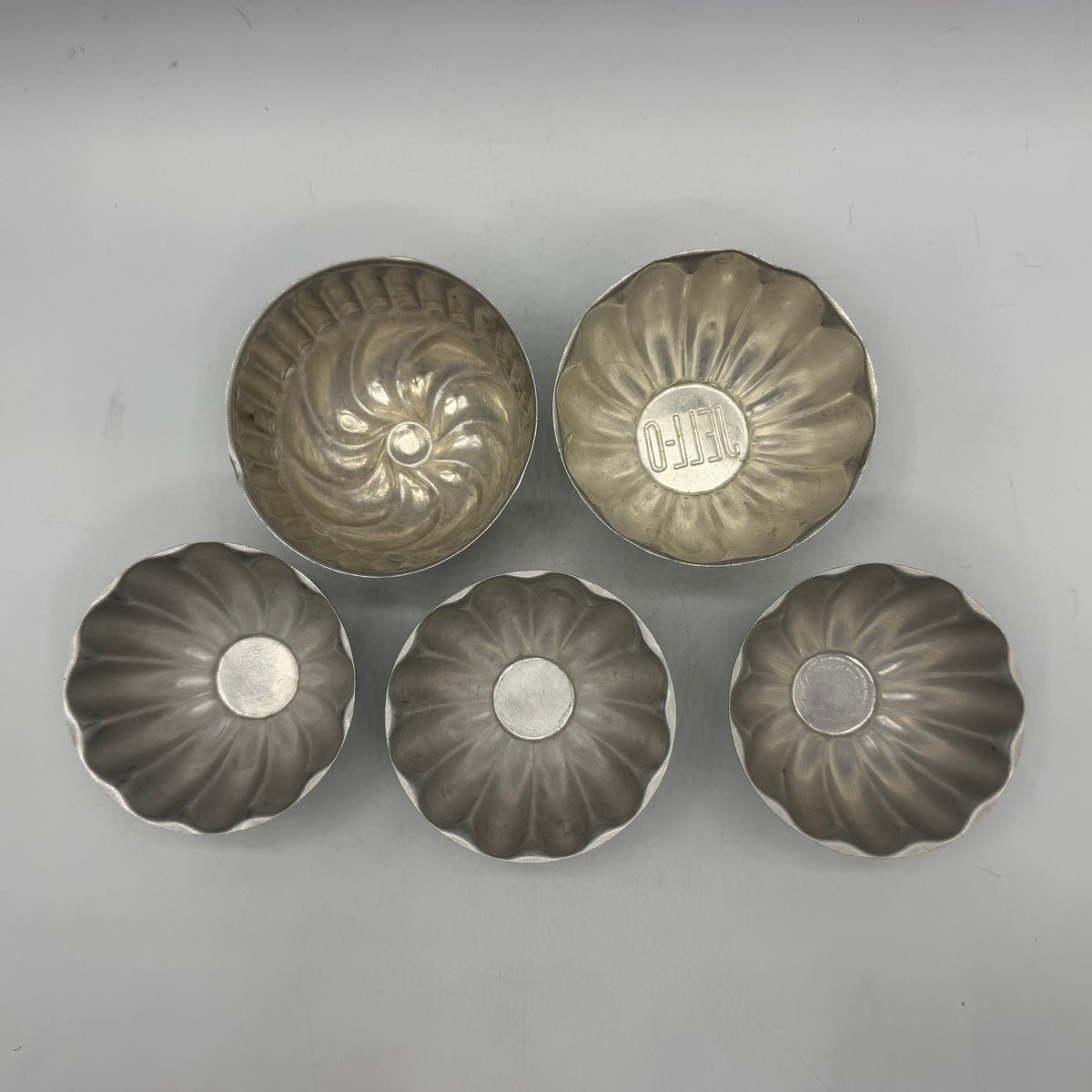 Assorted Aluminum molds, Lot of 5