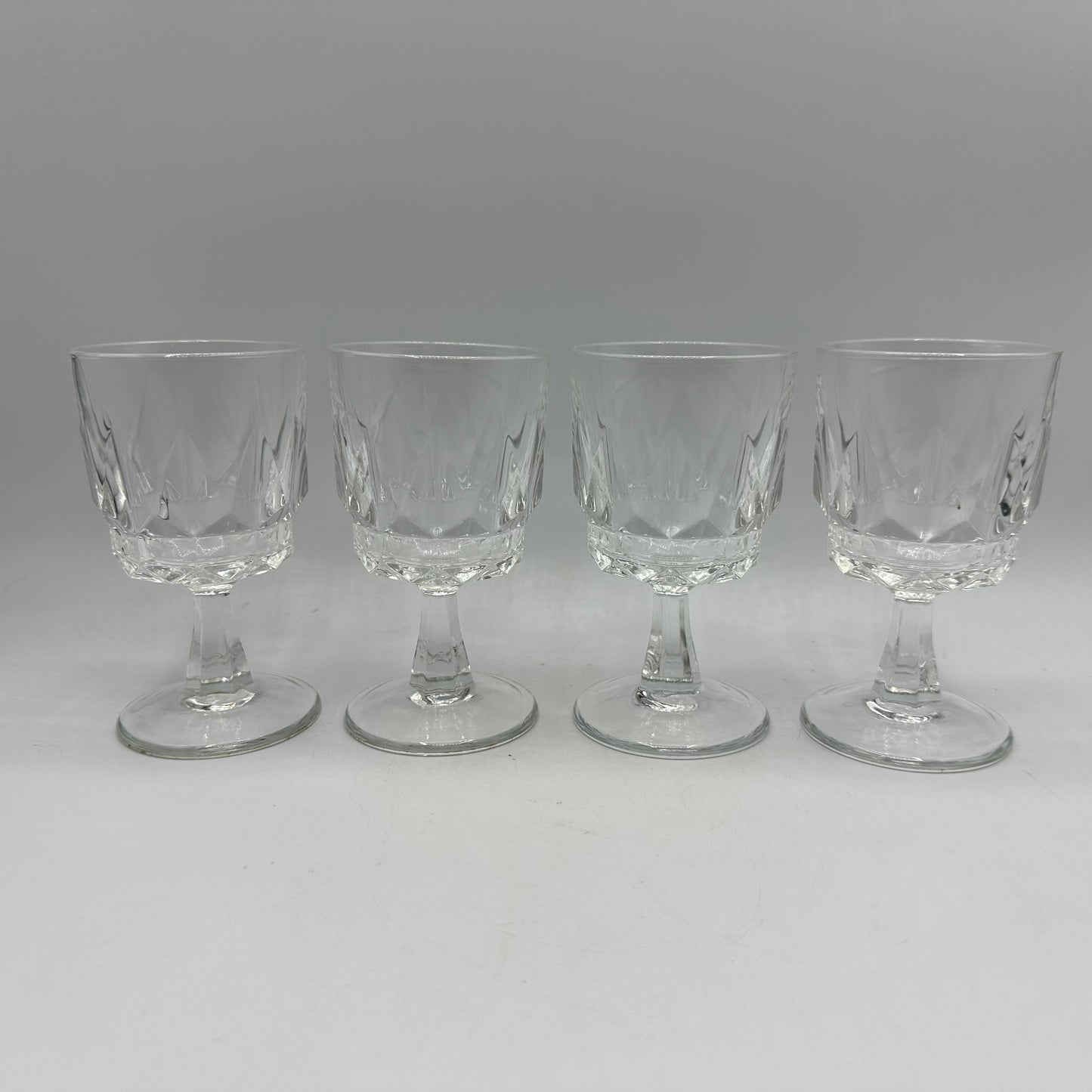 Arcoroc Clear Wine Glass 8oz, sets of 4