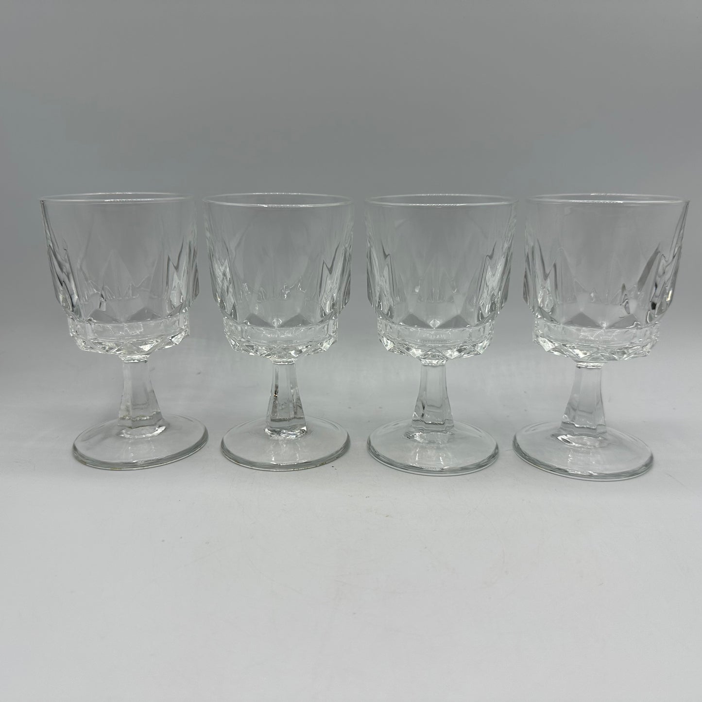 Arcoroc Clear Wine Glass 8oz, sets of 4