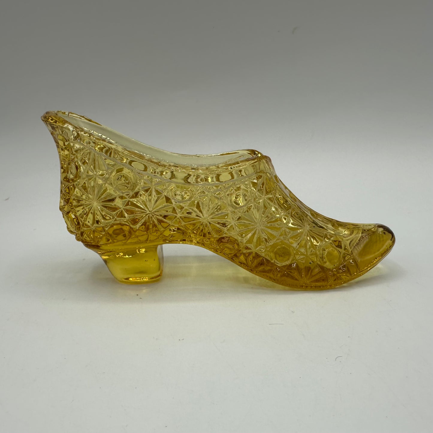 L.E. Smith Glass Slipper Amber with Daisy & Button Pattern