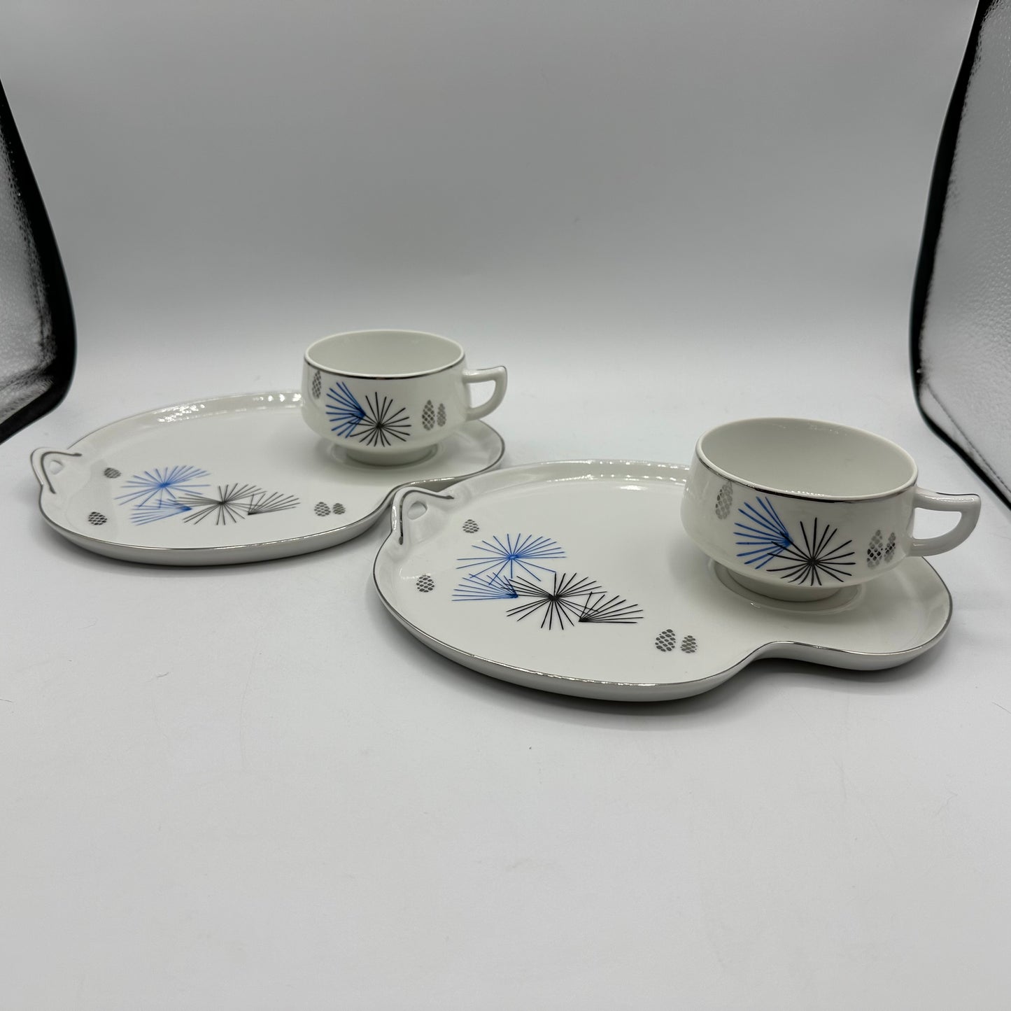 Arita Snack Plates with Cups, MCM Pattern