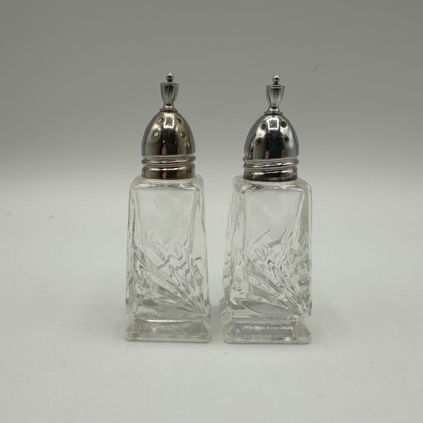 Clear Etched Salt and Pepper Shakers Set