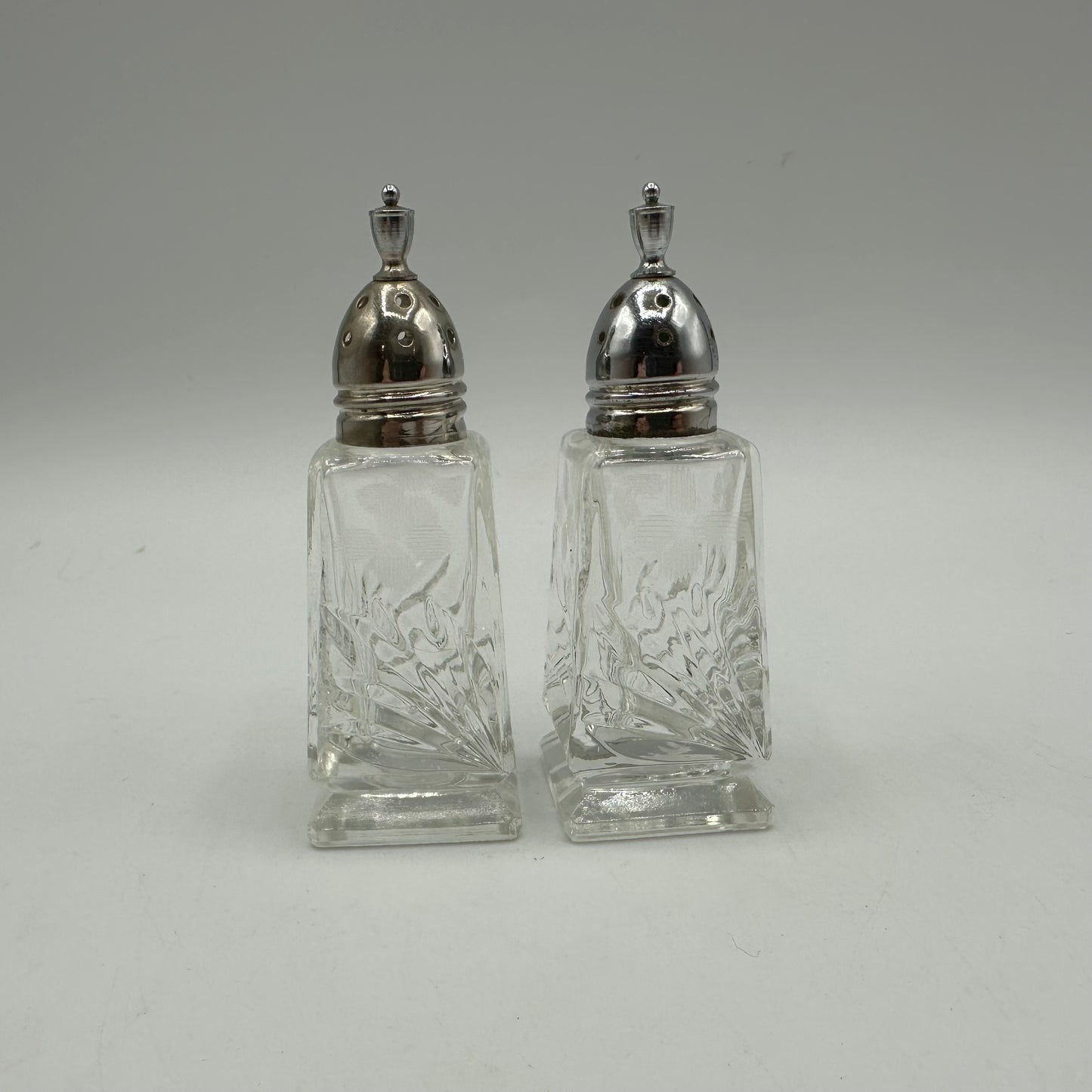 Clear Etched Salt and Pepper Shakers Set
