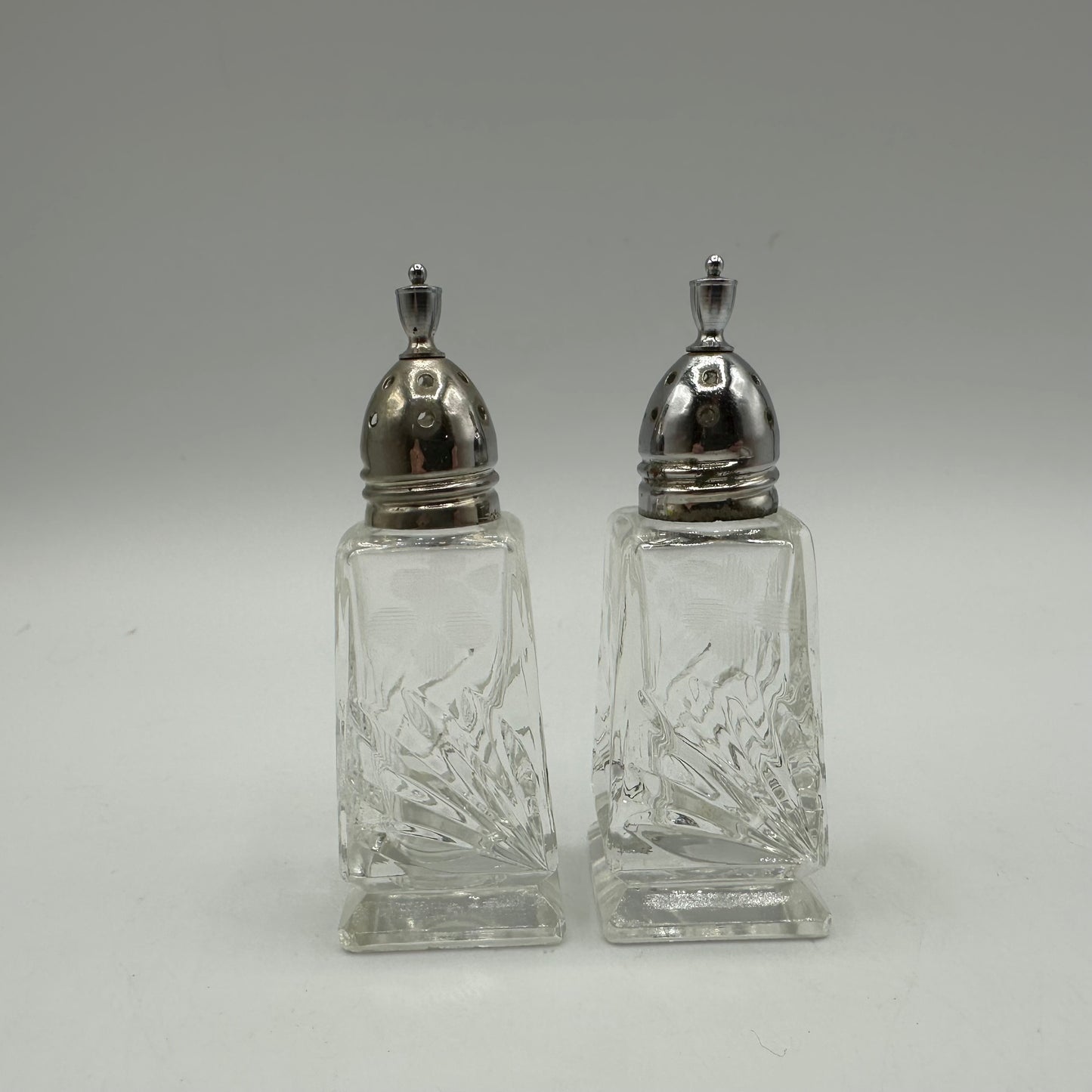 Clear Etched Salt and Pepper Shakers Set