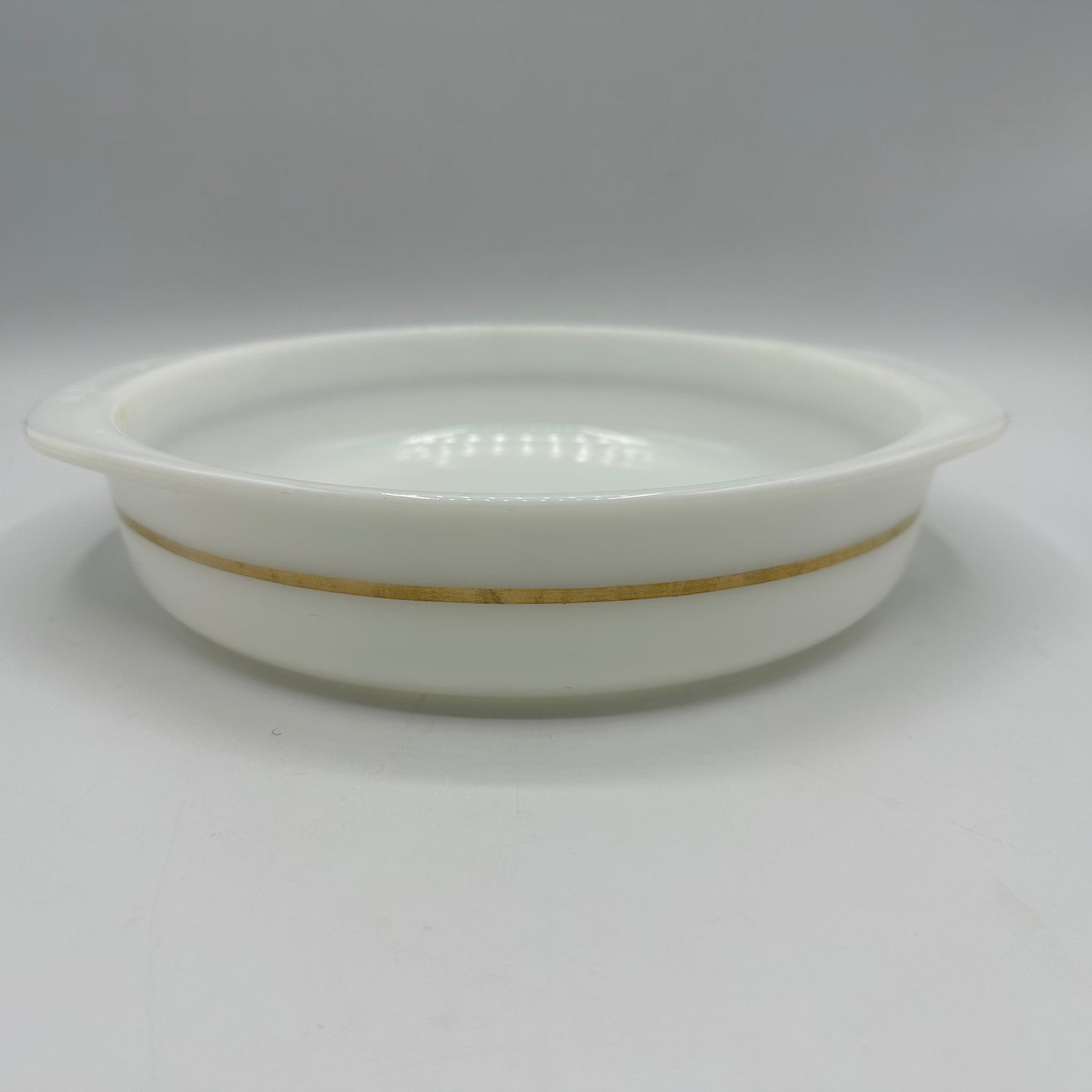 Pyrex White Opal Cake Baking Dish With Gold Stripe, 8"