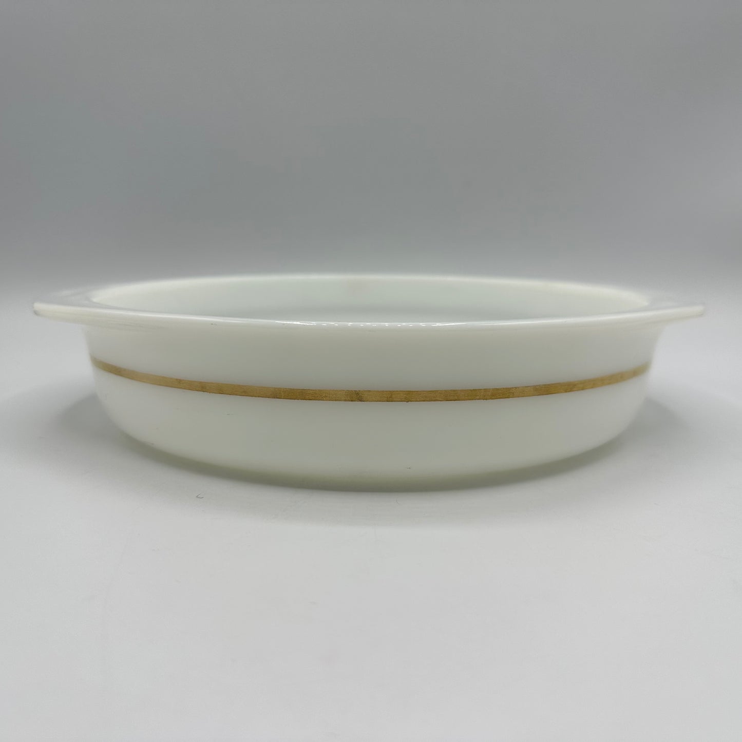 Pyrex White Opal Cake Baking Dish With Gold Stripe, 8"