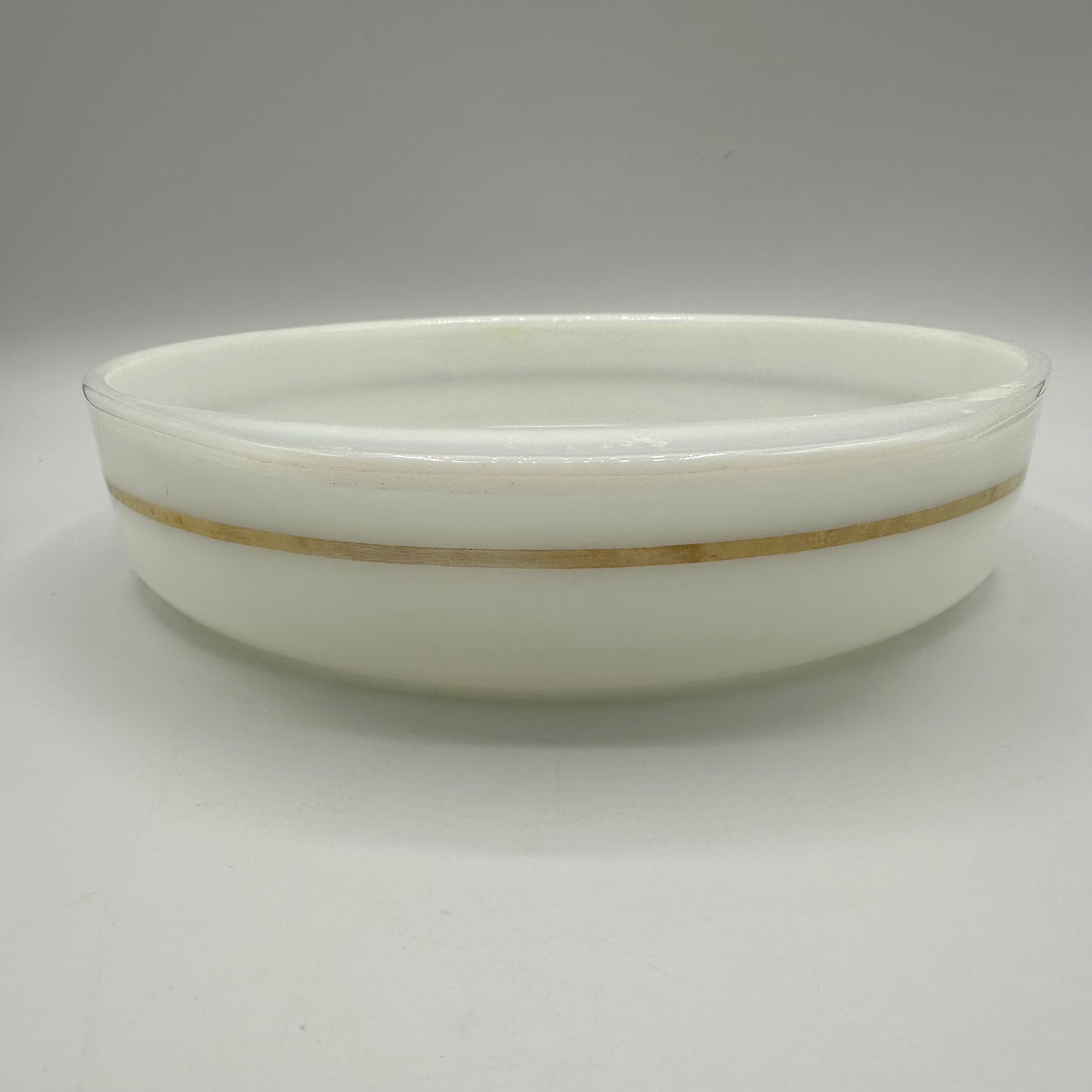 Pyrex White Opal Cake Baking Dish With Gold Stripe, 8"