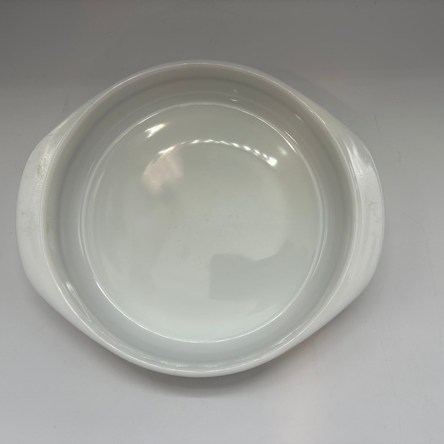 Pyrex White Opal Cake Baking Dish With Gold Stripe, 8"