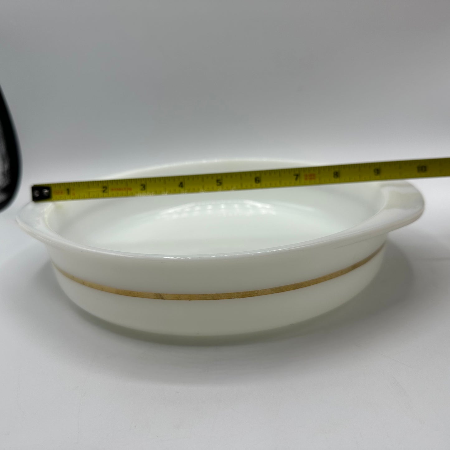 Pyrex White Opal Cake Baking Dish With Gold Stripe, 8"