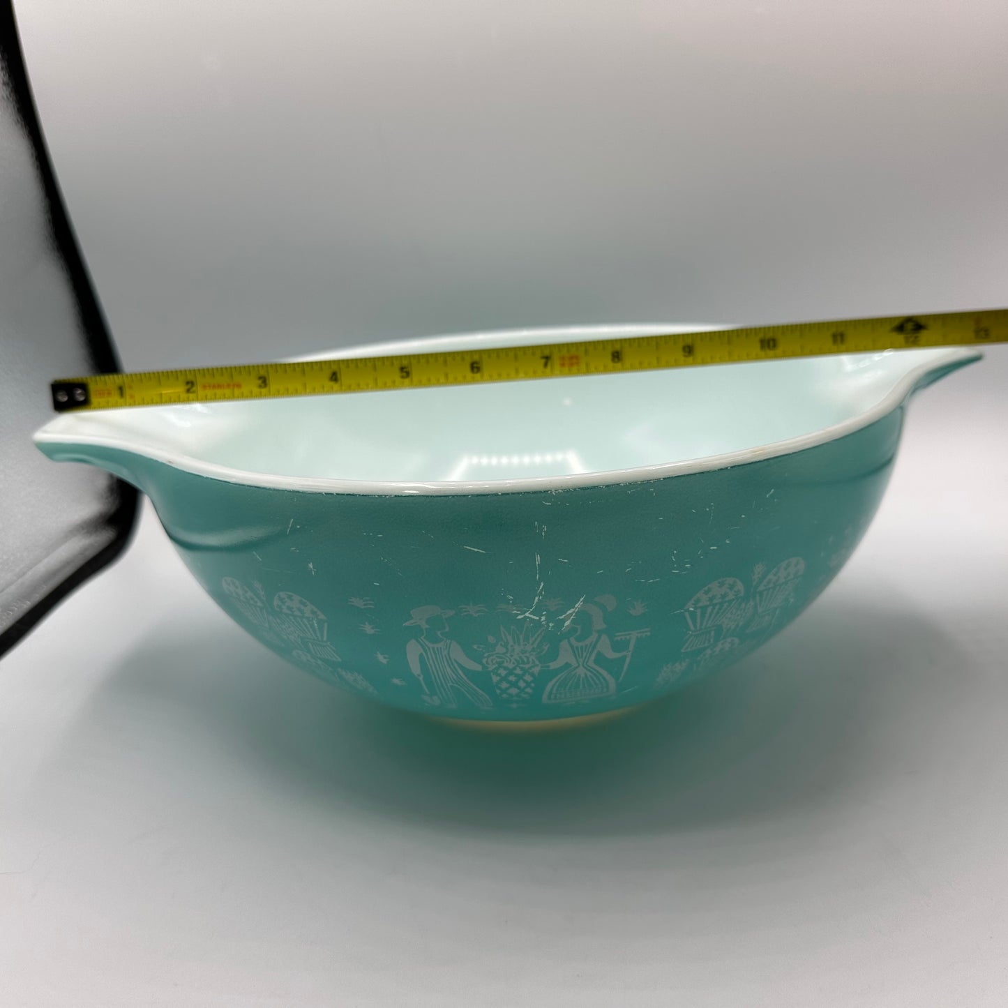 Pyrex Amish Butterprint Cinderella Nesting Bowl, #444
