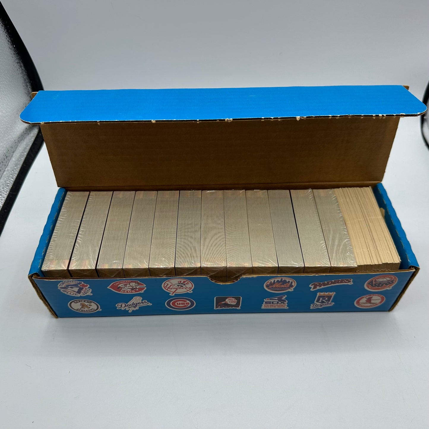 1989 Donruss Baseball 12 Sealed Card Packs and 41 Loose Puzzle Cards Open Box