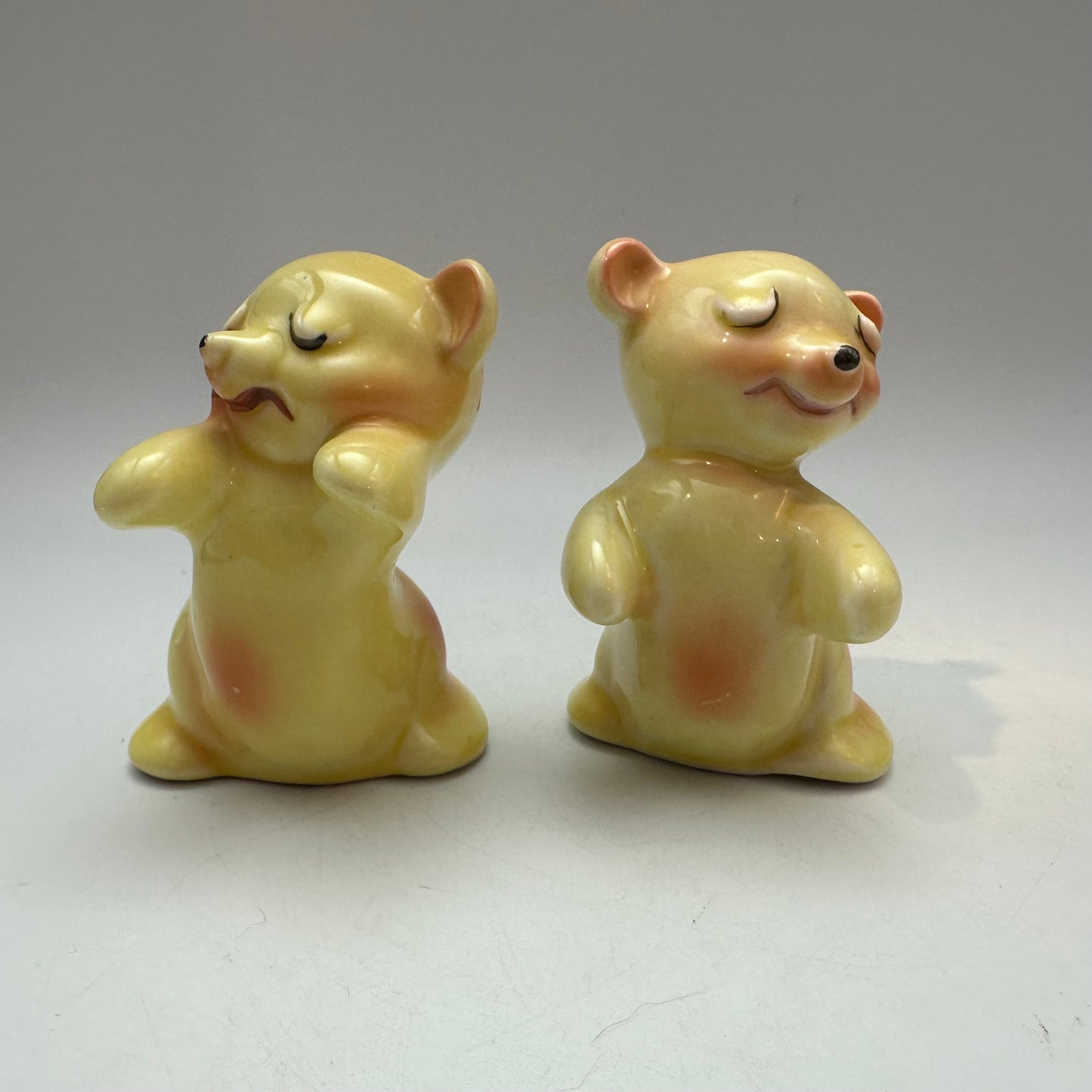 1950's VanTellingen Salt and Pepper Shakers "Bear Hug" Yellow