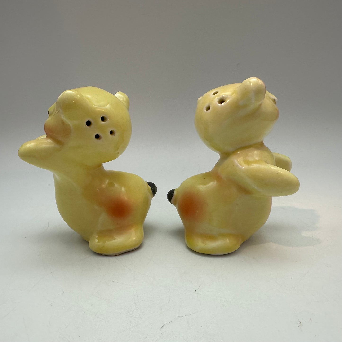 1950's VanTellingen Salt and Pepper Shakers "Bear Hug" Yellow