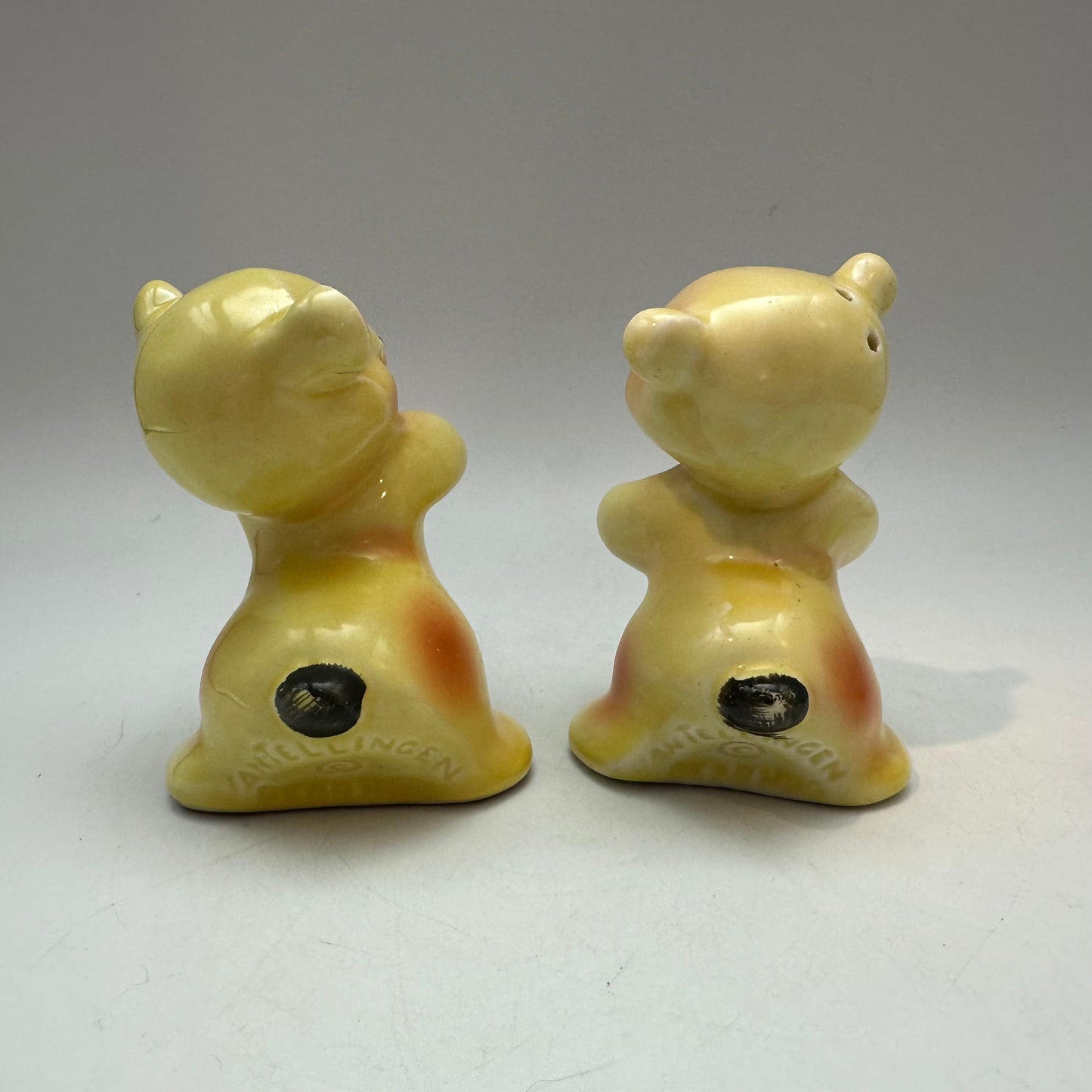 1950's VanTellingen Salt and Pepper Shakers "Bear Hug" Yellow