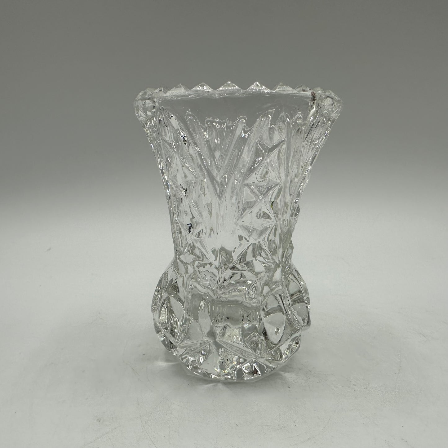 Crystal Saw Tooth Edge Pineapple Vase