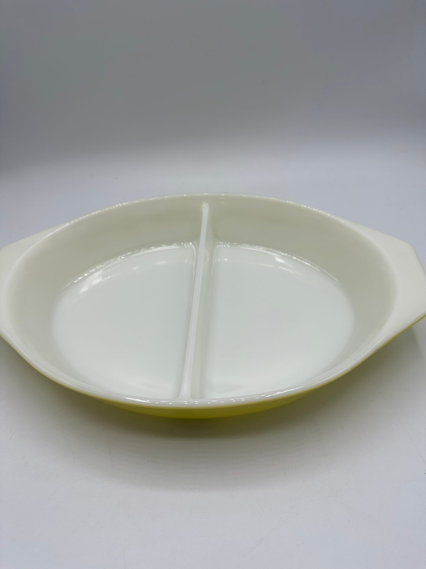 Pyrex Verde Oval 1 Qt Divided Casserole Dish