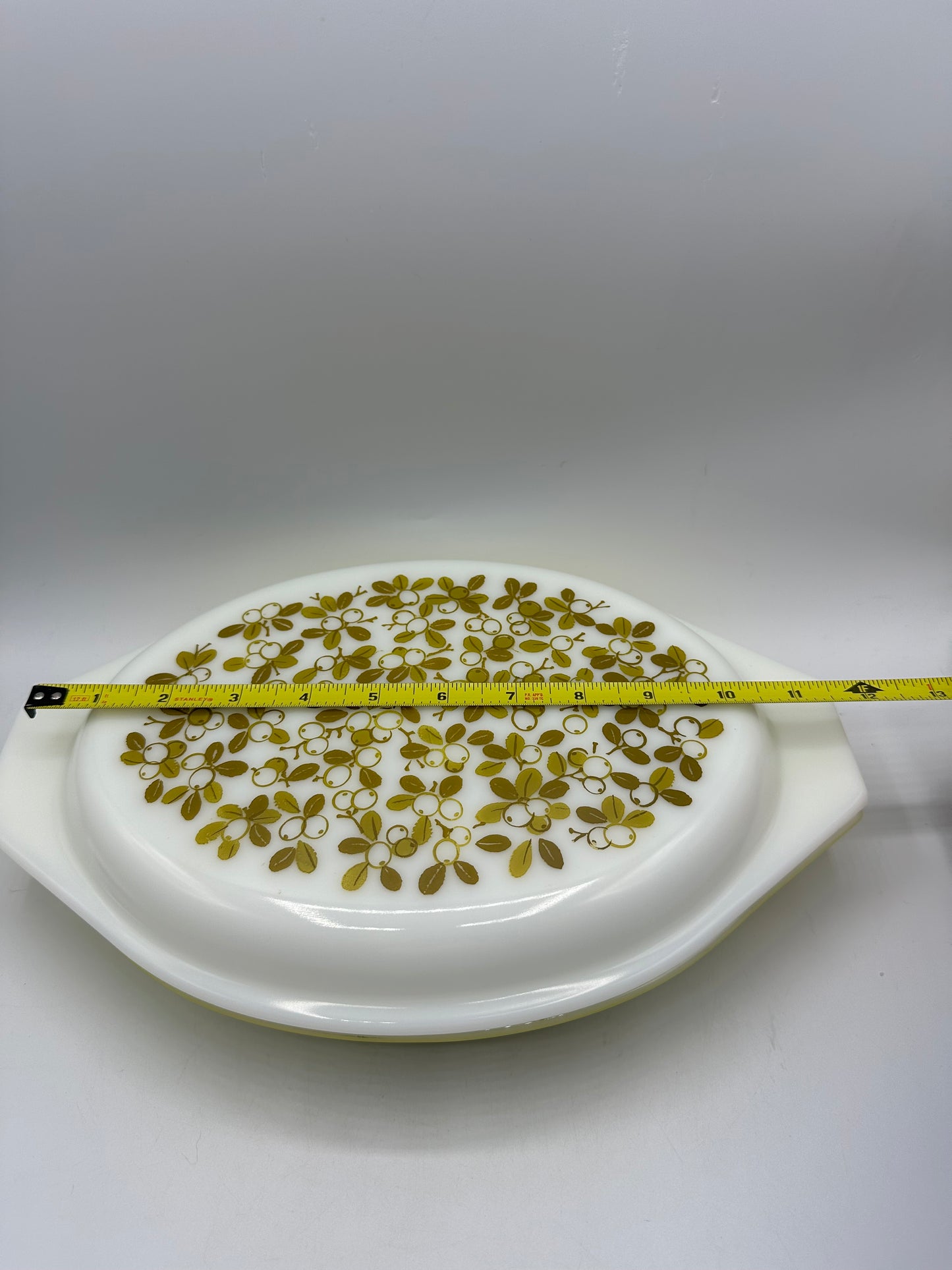 Pyrex Verde Oval 1 Qt Divided Casserole Dish