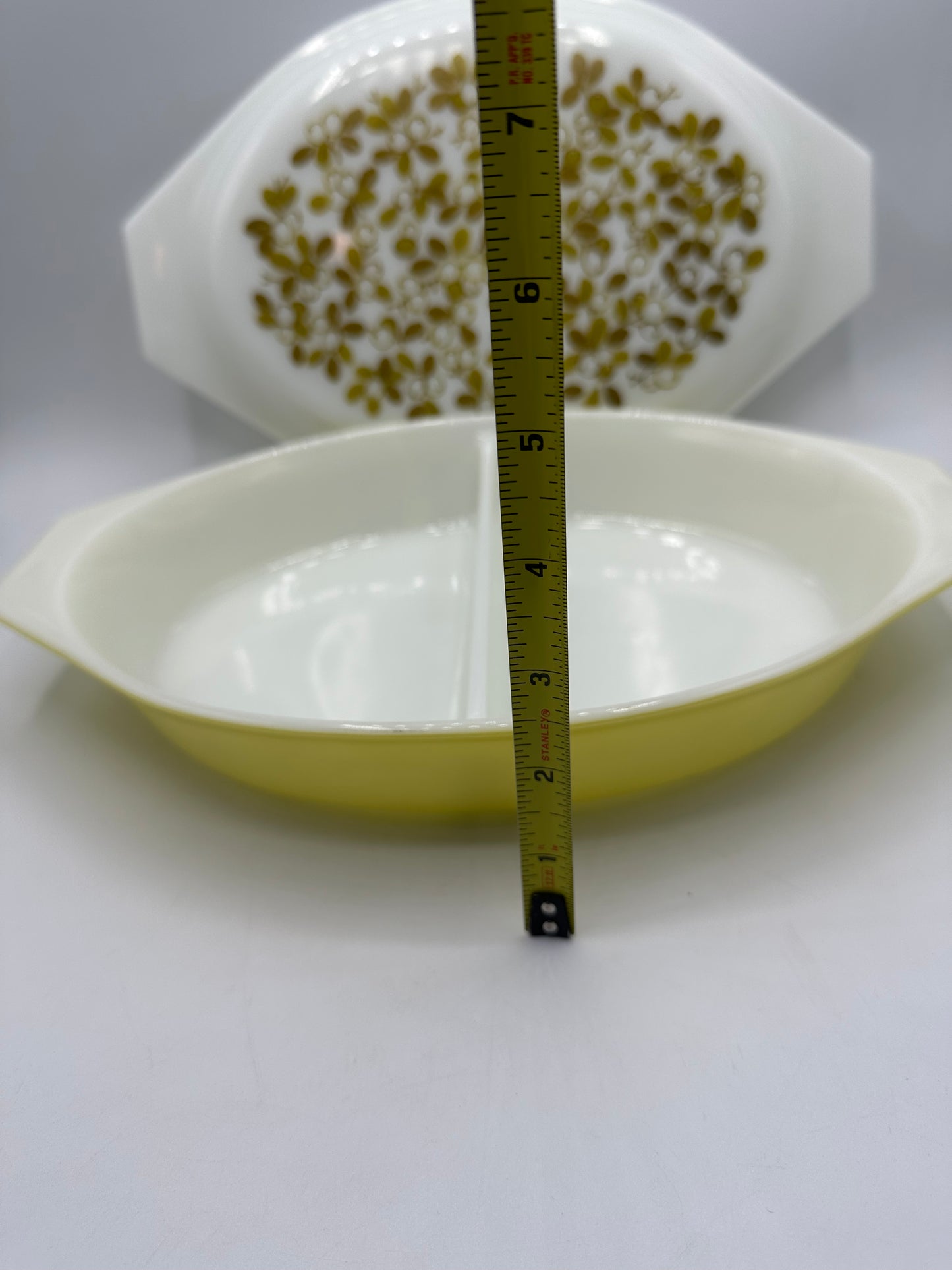 Pyrex Verde Oval 1 Qt Divided Casserole Dish