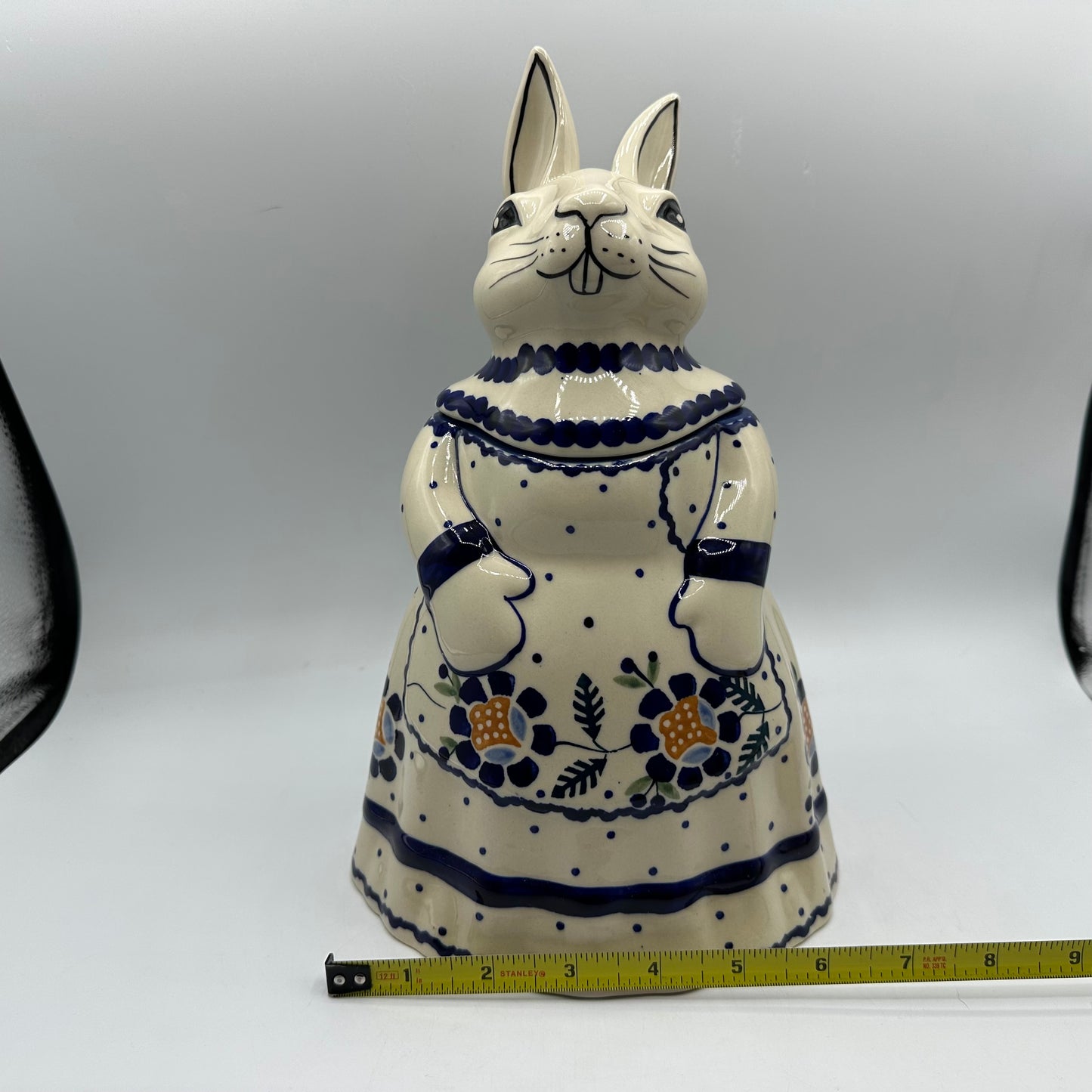 Manufaktura w Bolesławcu Bunny Cookie Jar