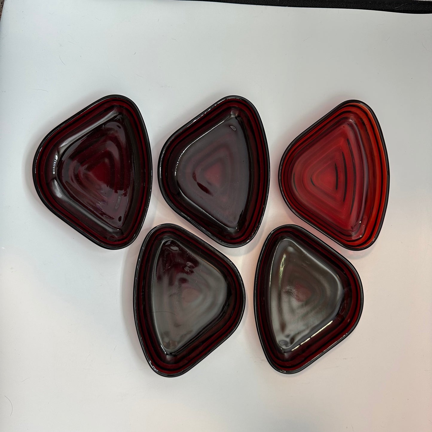 Anchor Hocking Manhattan 14" Round Platter with Ruby Inserts