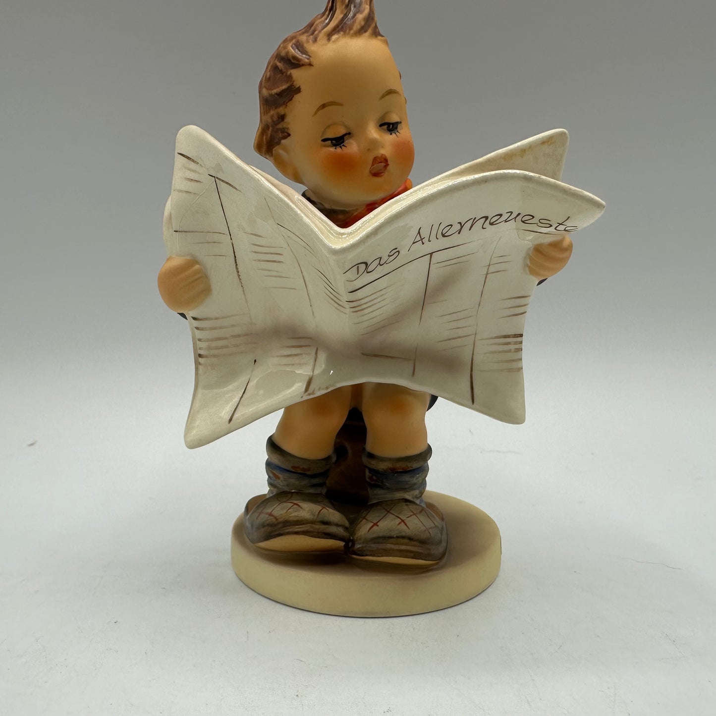 Goebel Hummel Figurine "Latest News" TMK-5