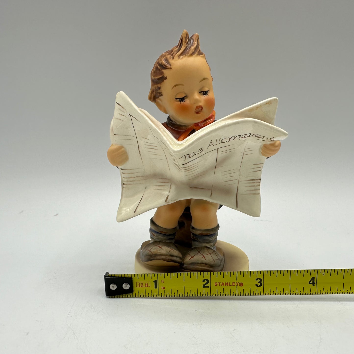 Goebel Hummel Figurine "Latest News" TMK-5