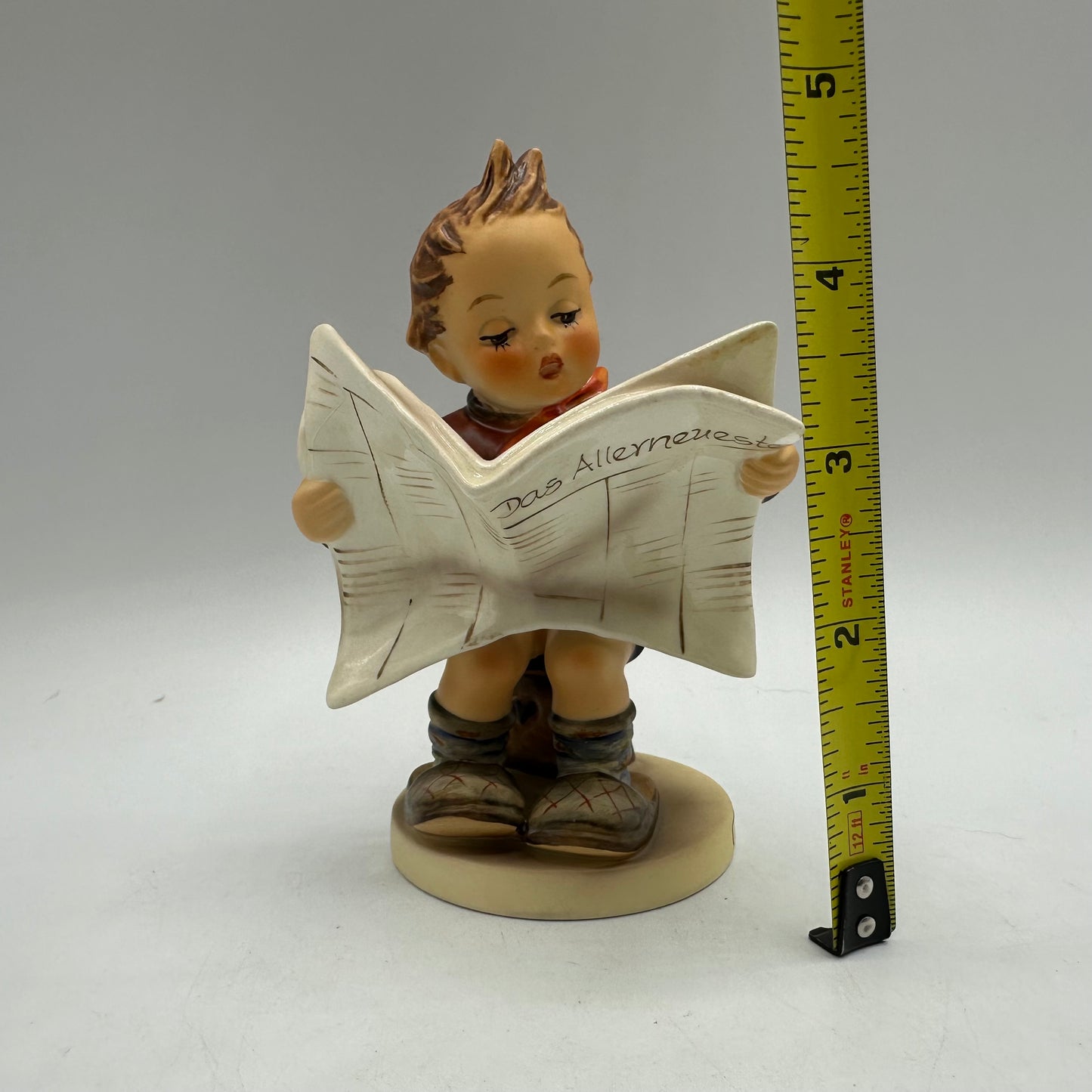 Goebel Hummel Figurine "Latest News" TMK-5