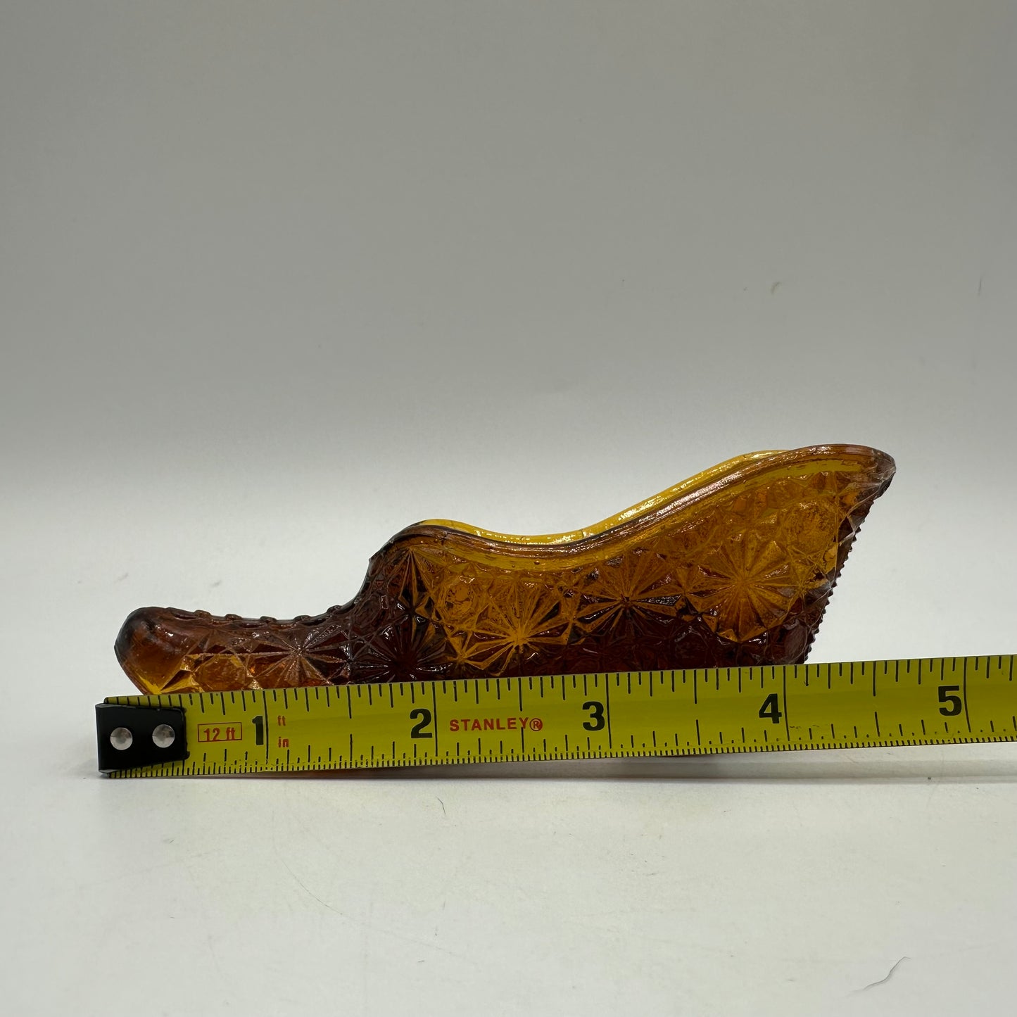 LE Smith Glass Daisy and Button Victorian Shoe, Amber