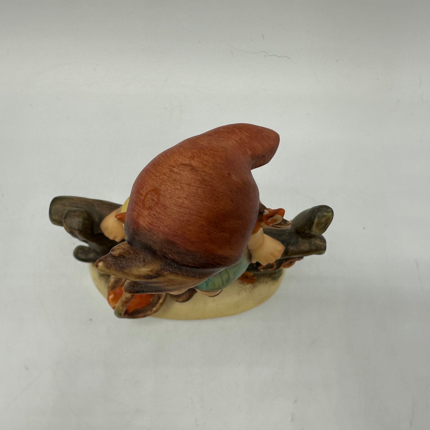 Goebel Hummel Figurine "Just Resting" TMK-2 (Full Bee) 1950-1955