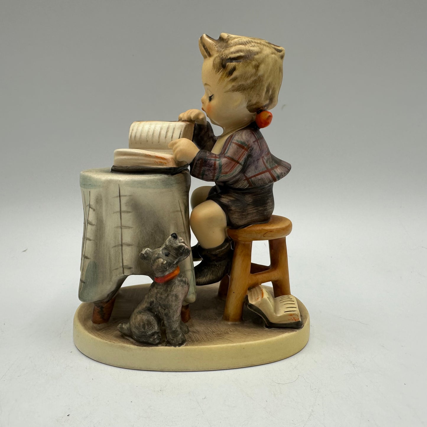 Goebel Hummel Figurine "Little Bookkeeper" TMK-4