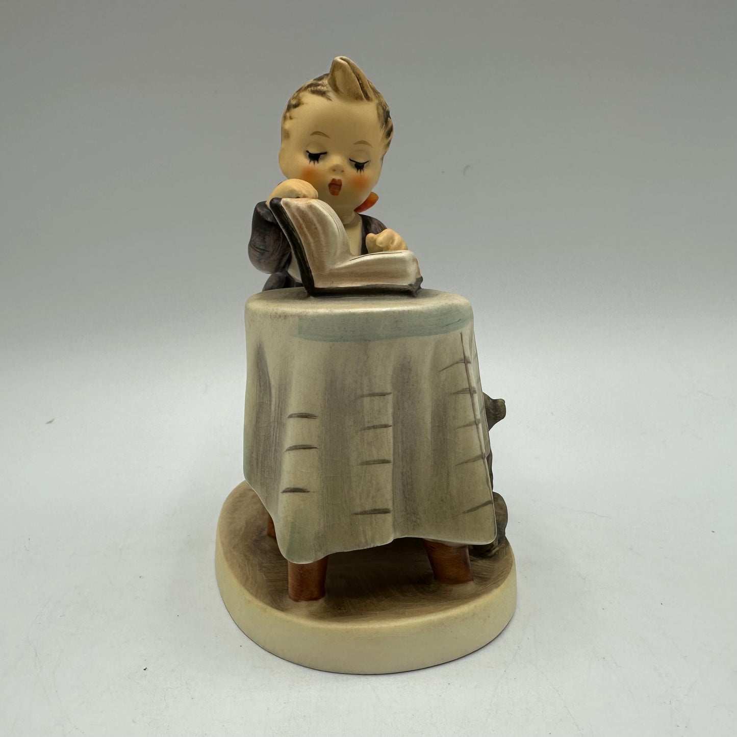 Goebel Hummel Figurine "Little Bookkeeper" TMK-4