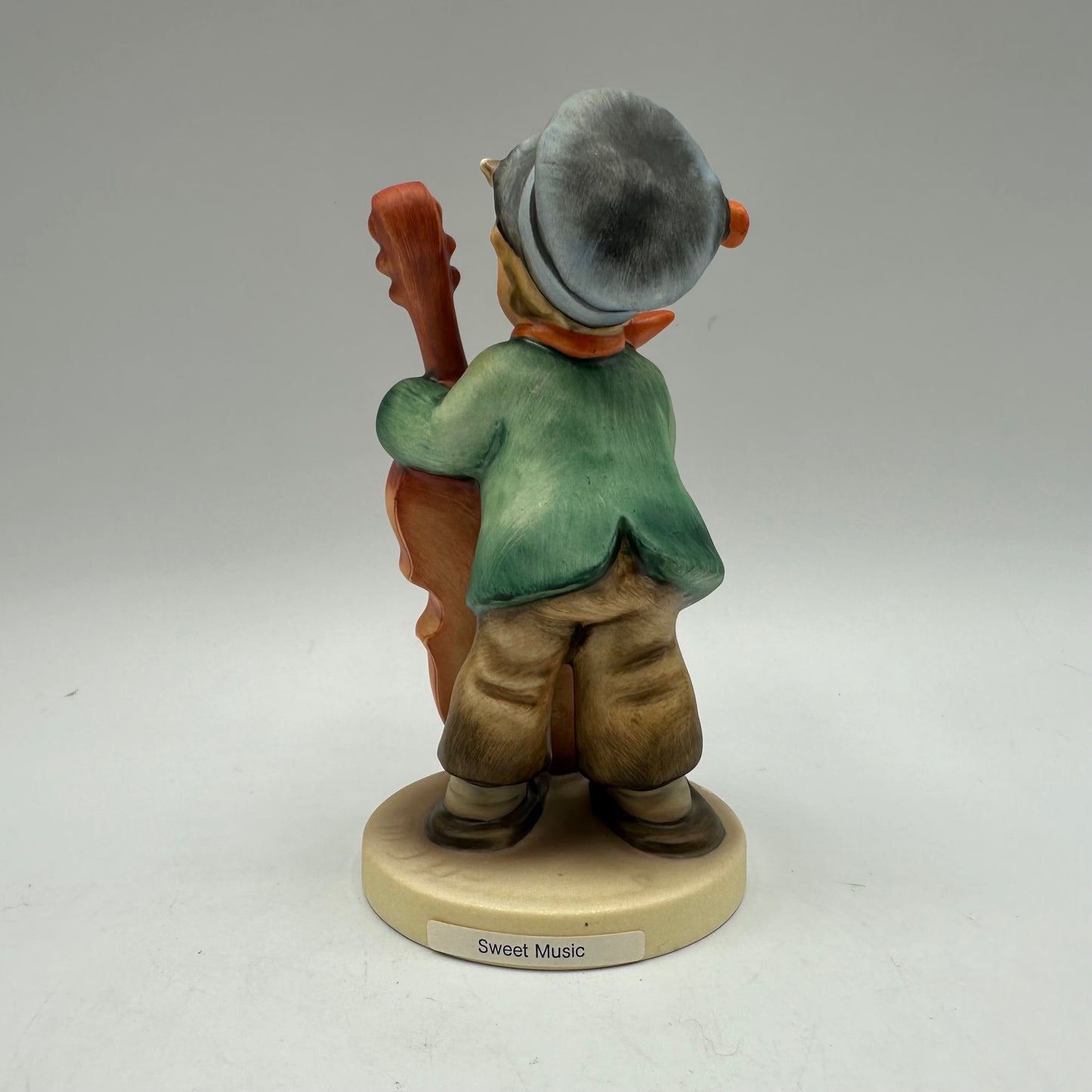 Goebel Hummel Figurine "Sweet Music" TMK-6