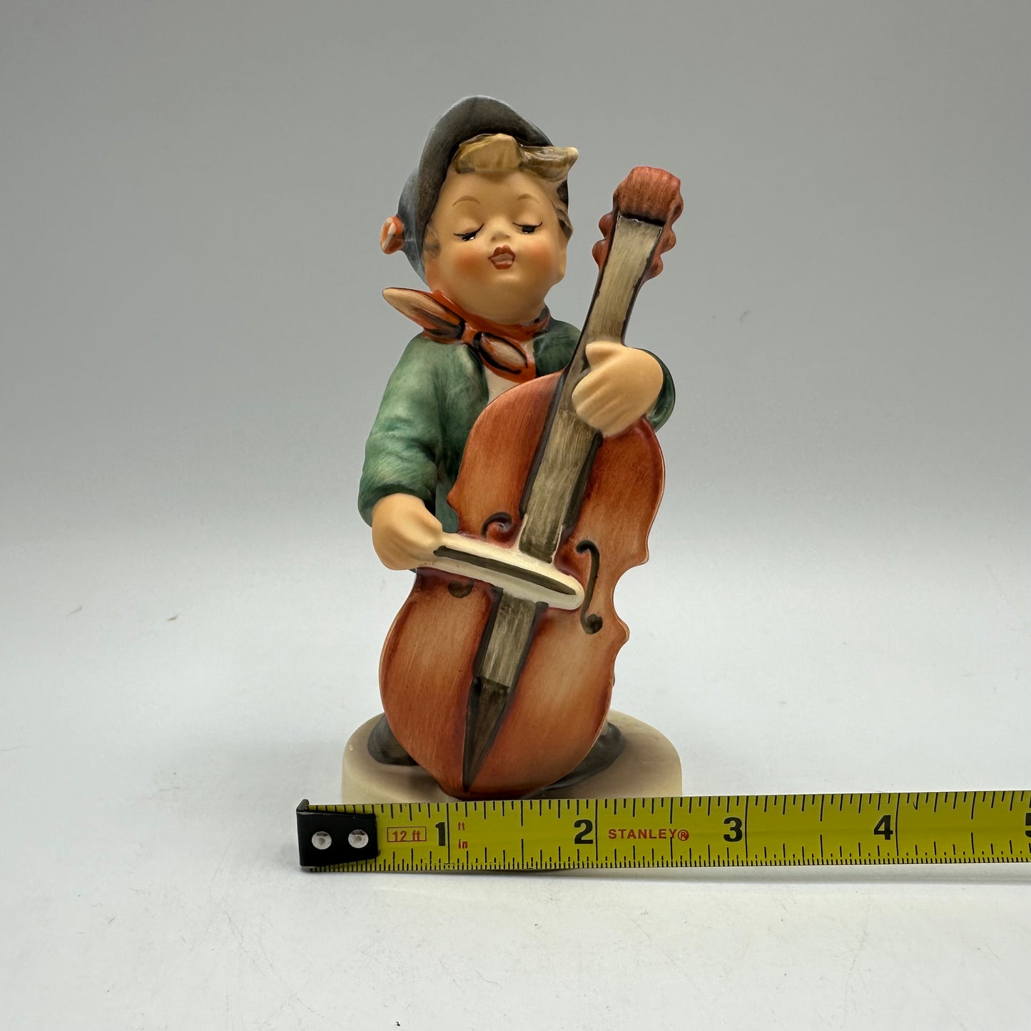 Goebel Hummel Figurine "Sweet Music" TMK-6