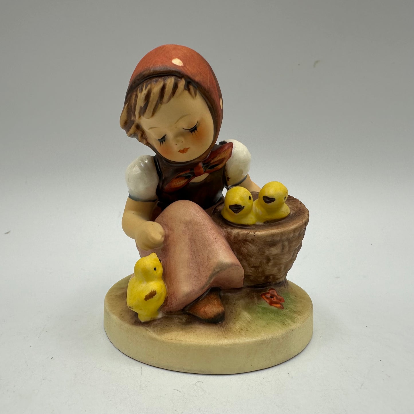 Goebel Hummel Figurine "Chick Girl" TMK-3