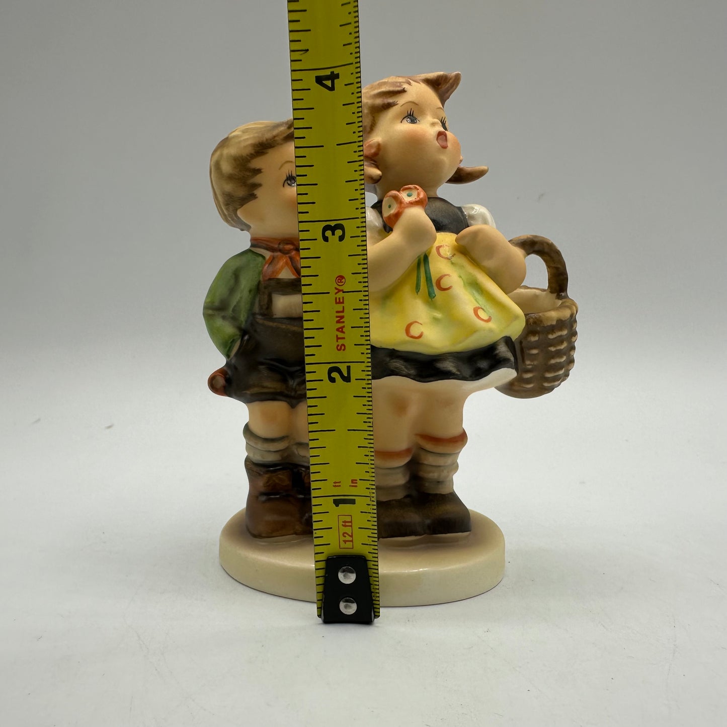 Goebel Hummel Figurine "To Market" TMK-6 #49