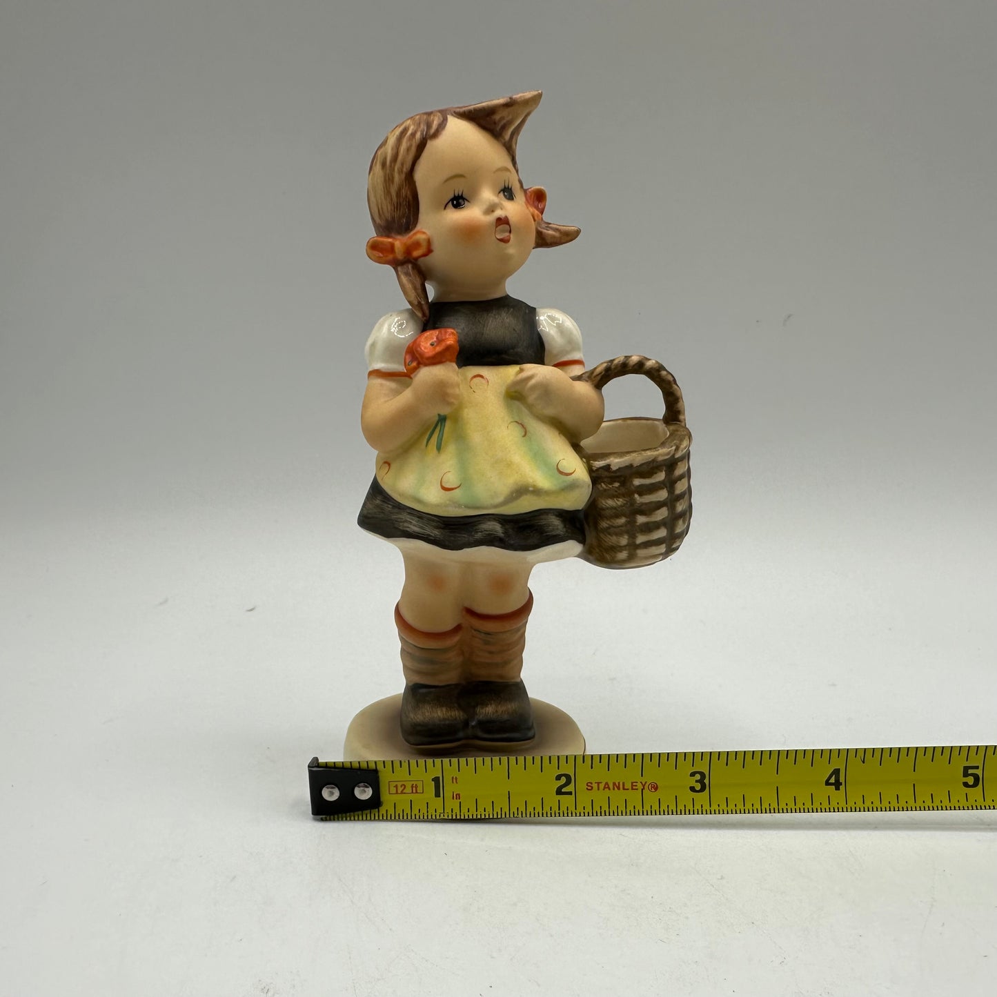 Goebel Hummel Figurine "Sister" TMK-3