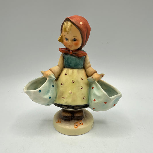 Goebel Hummel Figurine "Mother's Darling" TMK-5