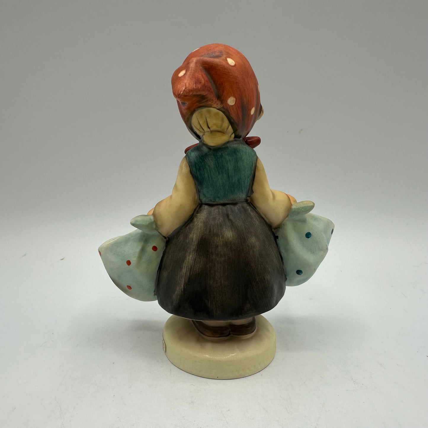 Goebel Hummel Figurine "Mother's Darling" TMK-5