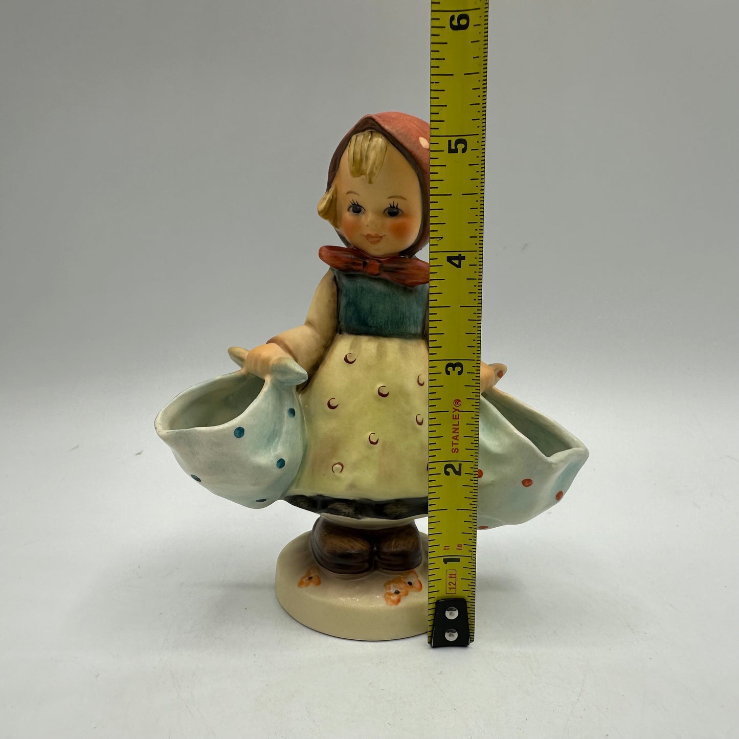 Goebel Hummel Figurine "Mother's Darling" TMK-5