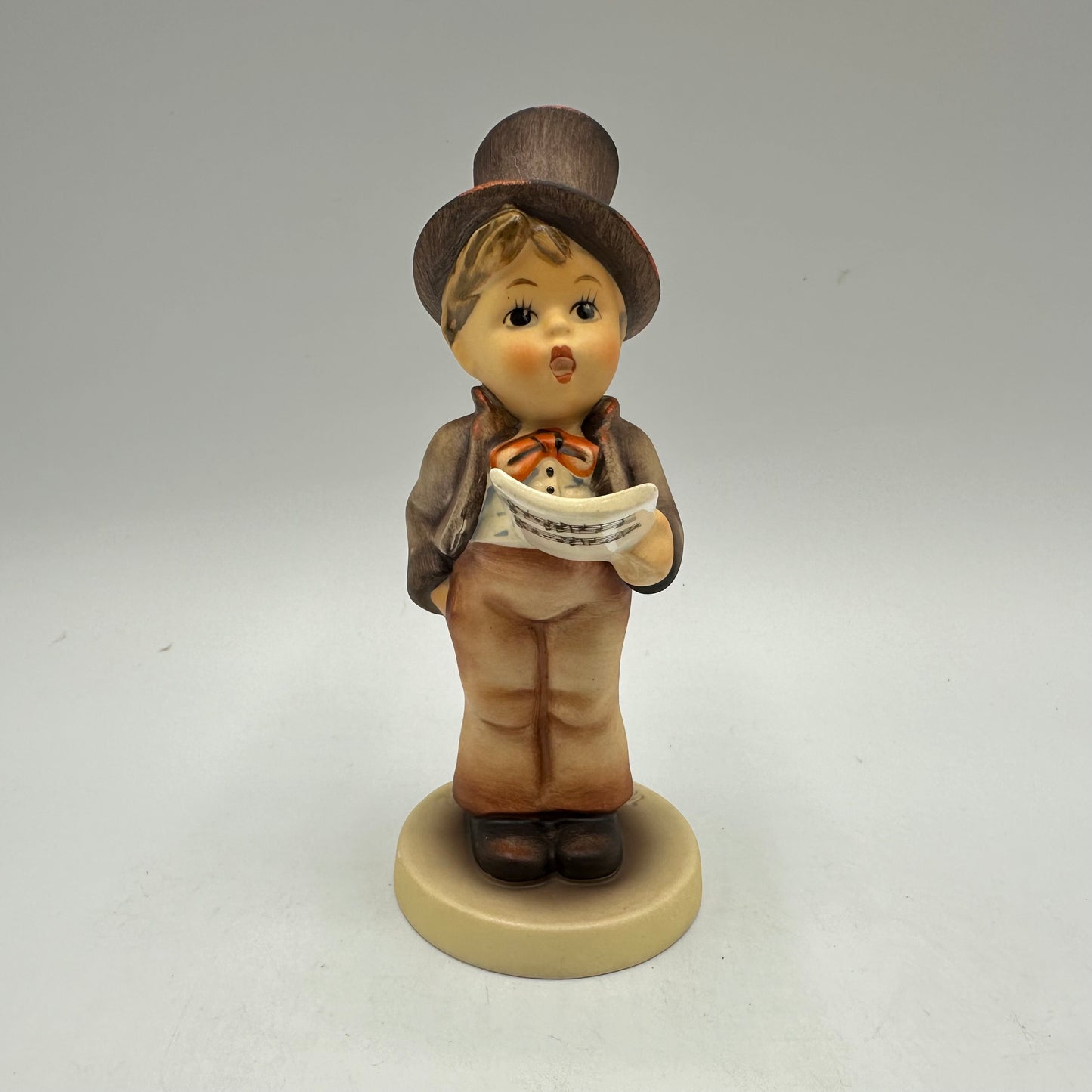 Goebel Hummel Figurine "Street Singer" 5" TMK-5