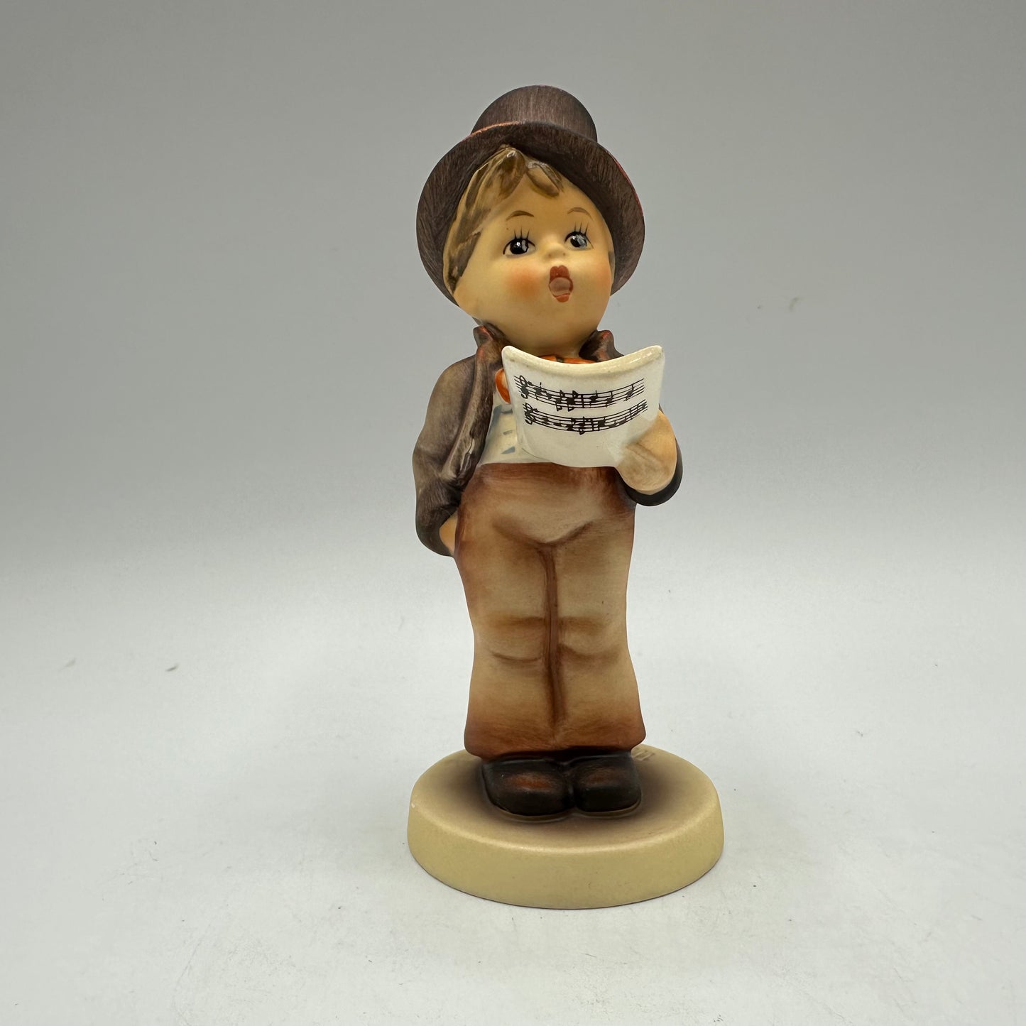 Goebel Hummel Figurine "Street Singer" 5" TMK-5