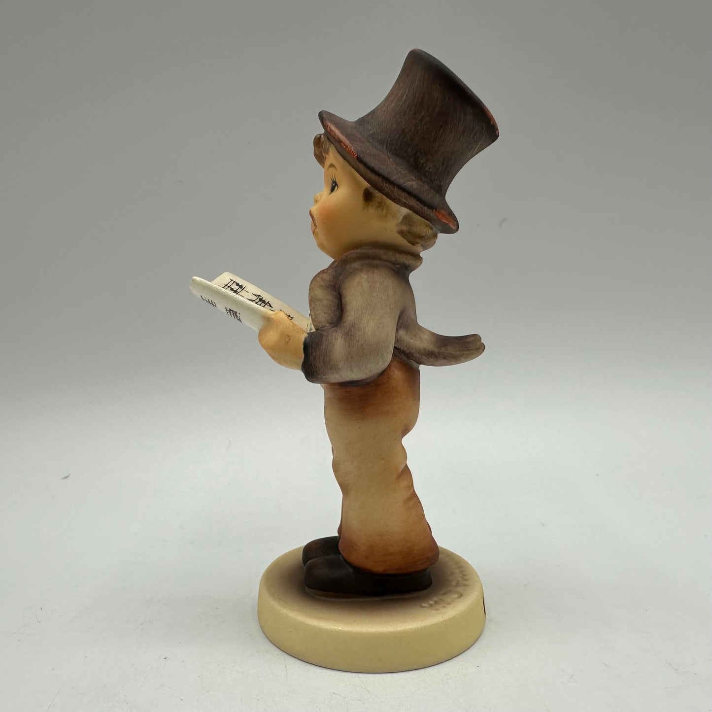 Goebel Hummel Figurine "Street Singer" 5" TMK-5